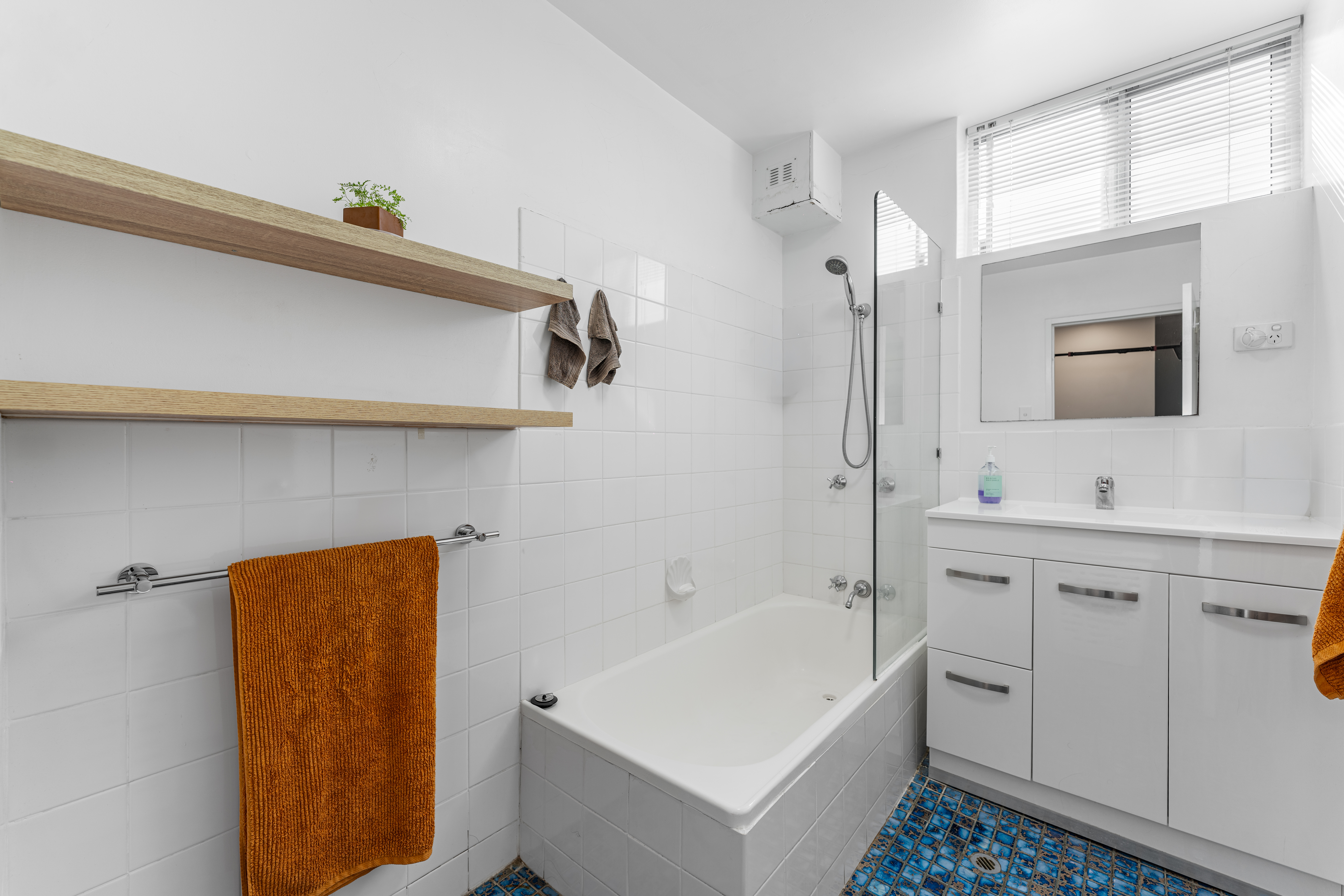 2-bedroom unit at 1/75 Jellicoe Street, Coorparoo, QLD 4151, Brisbane, Queensland