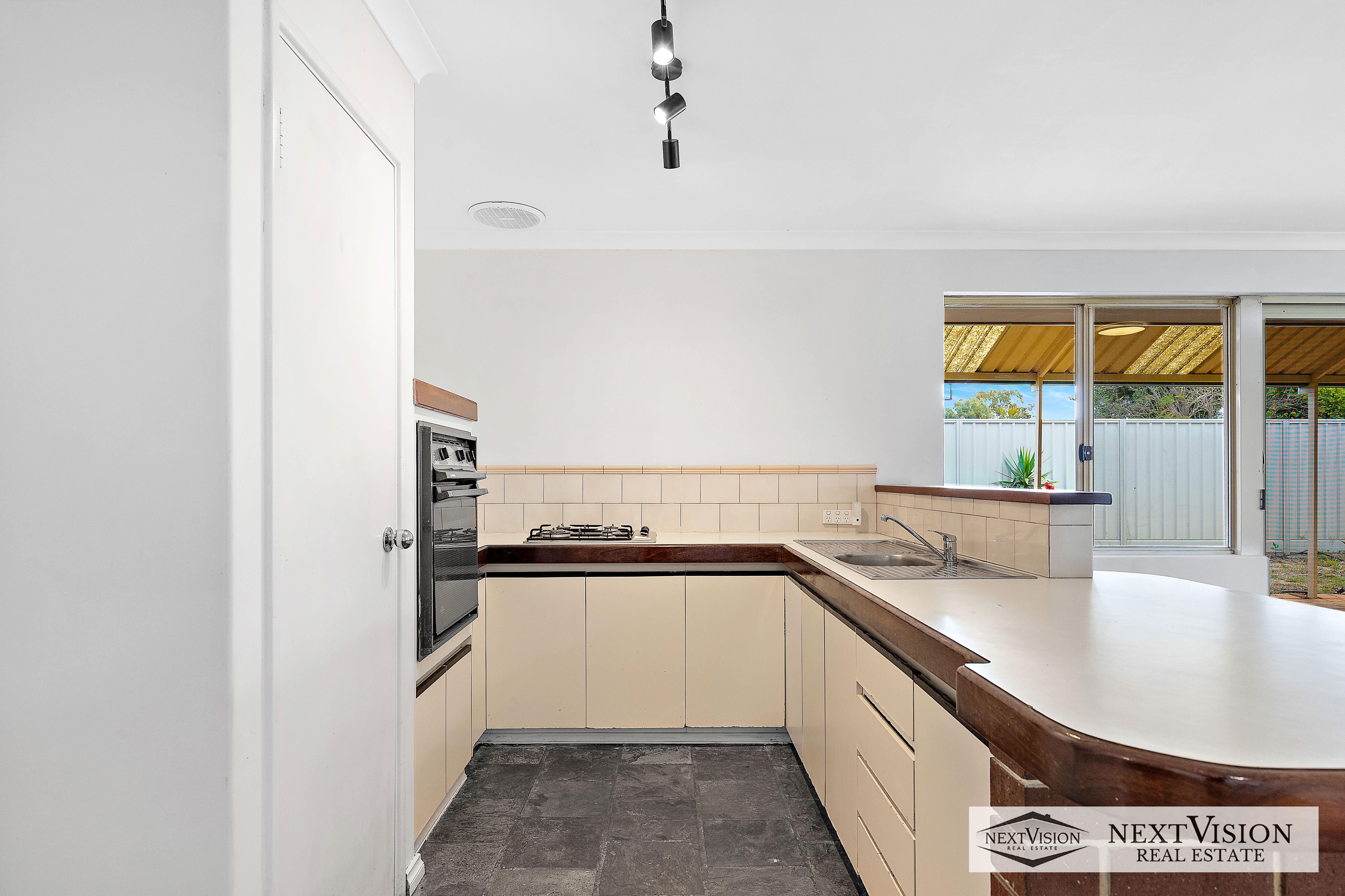 16 Daley Cl, Atwell, Wa, 6164 - Image 7