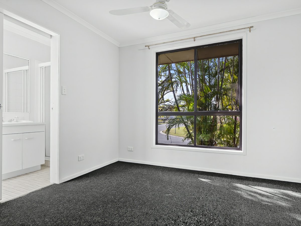 2 DAY PLACE, Sandstone Point QLD 4511 - Image 5