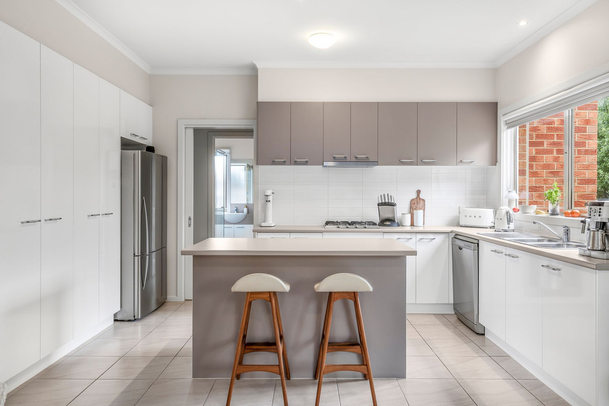 3-bedroom unit at 2/2 Fairbrae Avenue, Belmont, VIC 3216, Greater Geelong, Victoria
