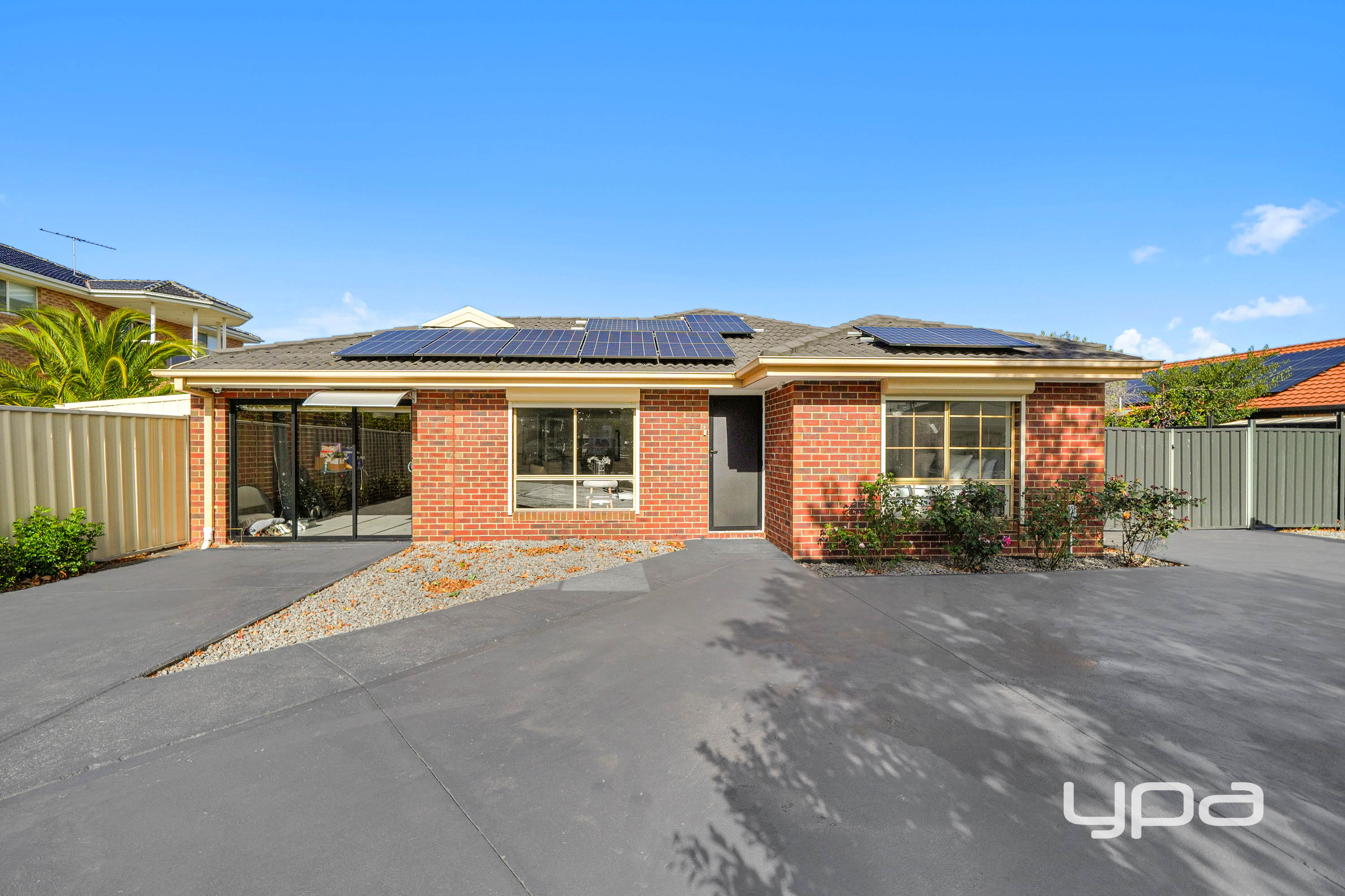 3-bedroom house at 34 LOCKWOOD DRIVE, Roxburgh Park VIC 3064, Hume, Victoria