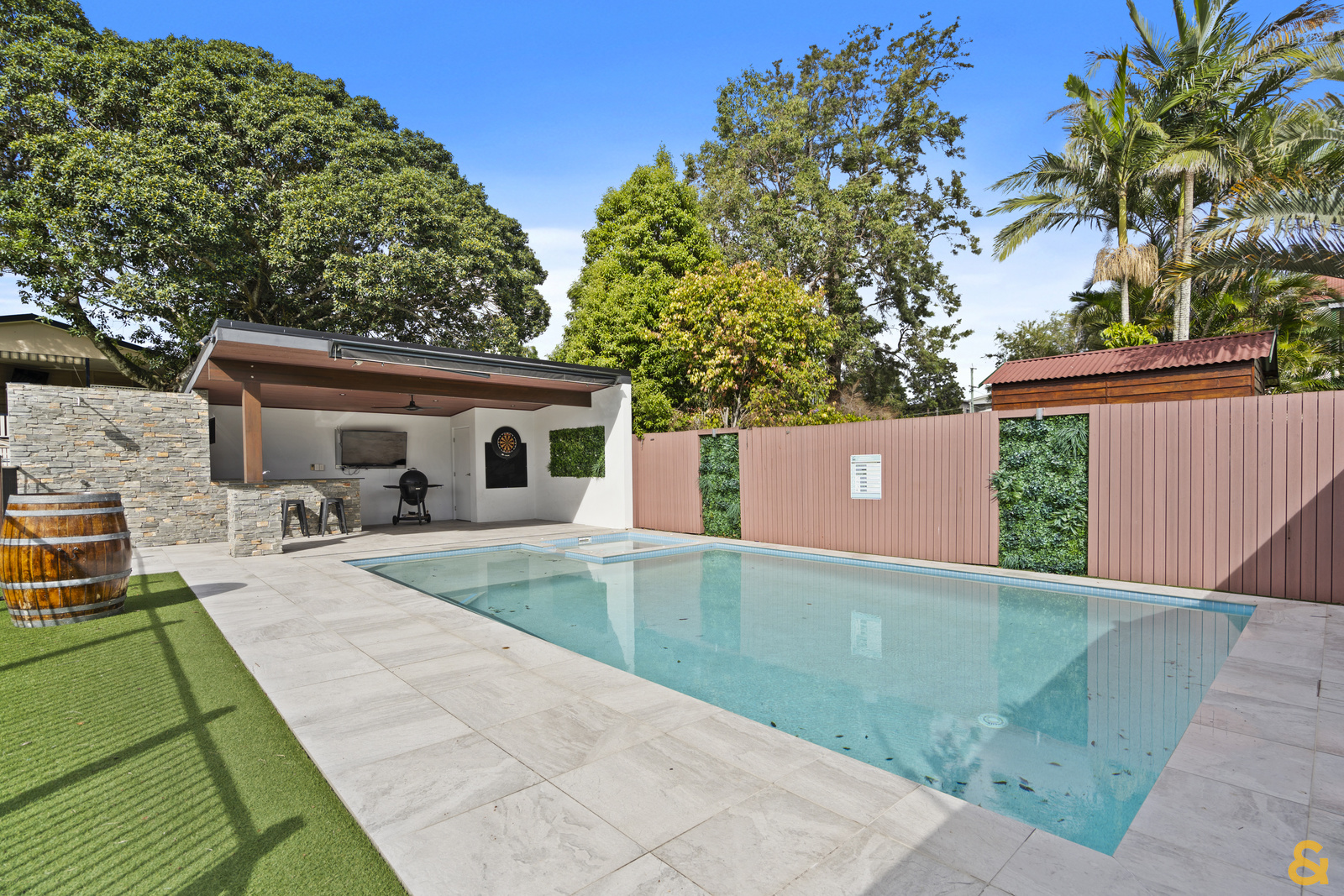 12 Chandos Street, Wynnum West, QLD 4178 - Image 2
