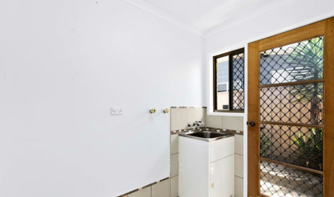 35 LIMPUS STREET, Urangan QLD 4655 - Image 3