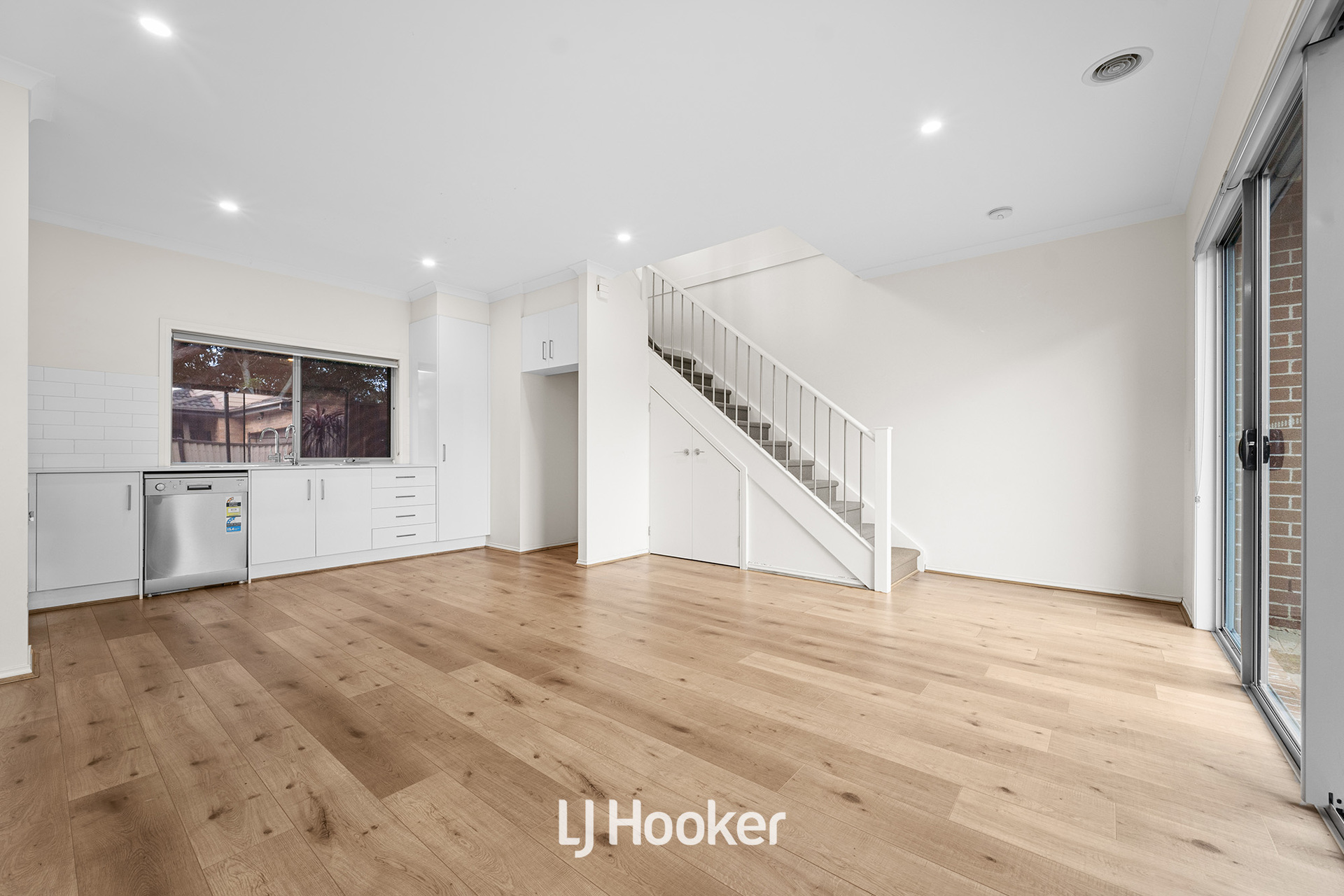 UNIT 3 29 BURROWS AVENUE, Dandenong VIC 3175 - Image 2
