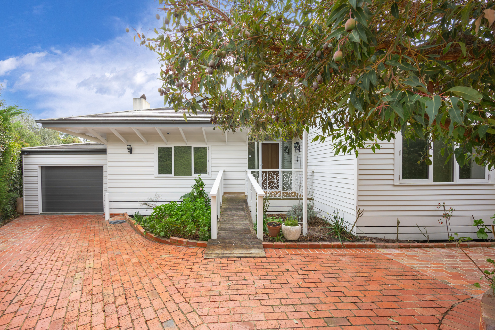 12 Jacksons Road, Mount Eliza, VIC 3930 - Image 1