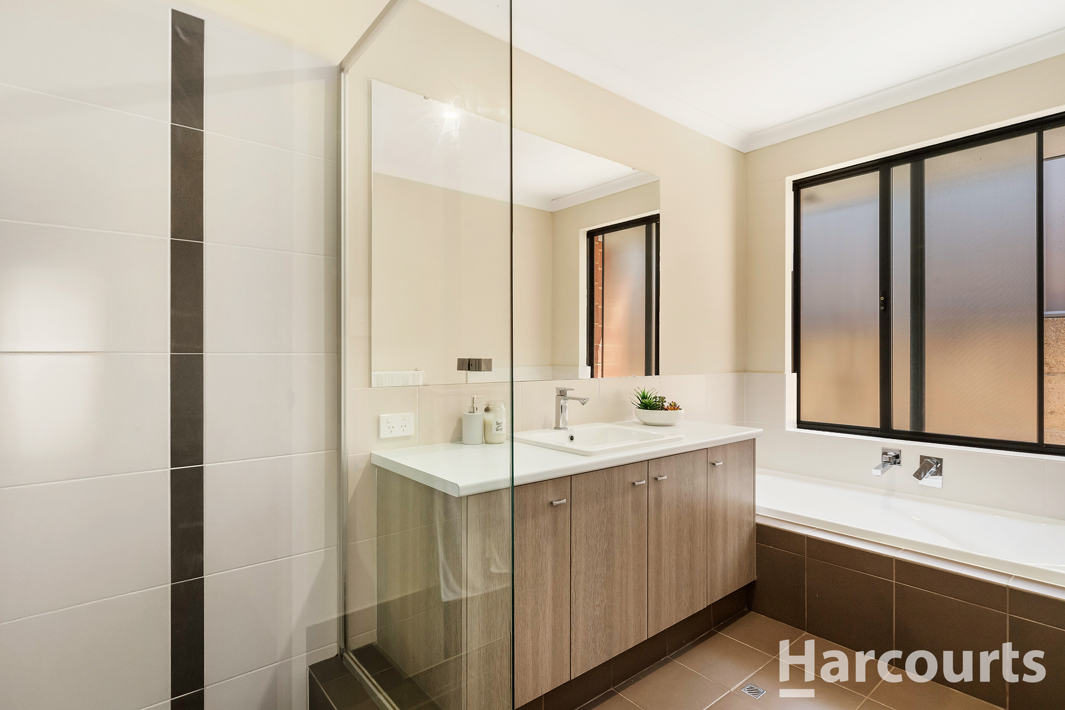 5 Dundee Way, Meadow Springs, WA 6210 - Image 4