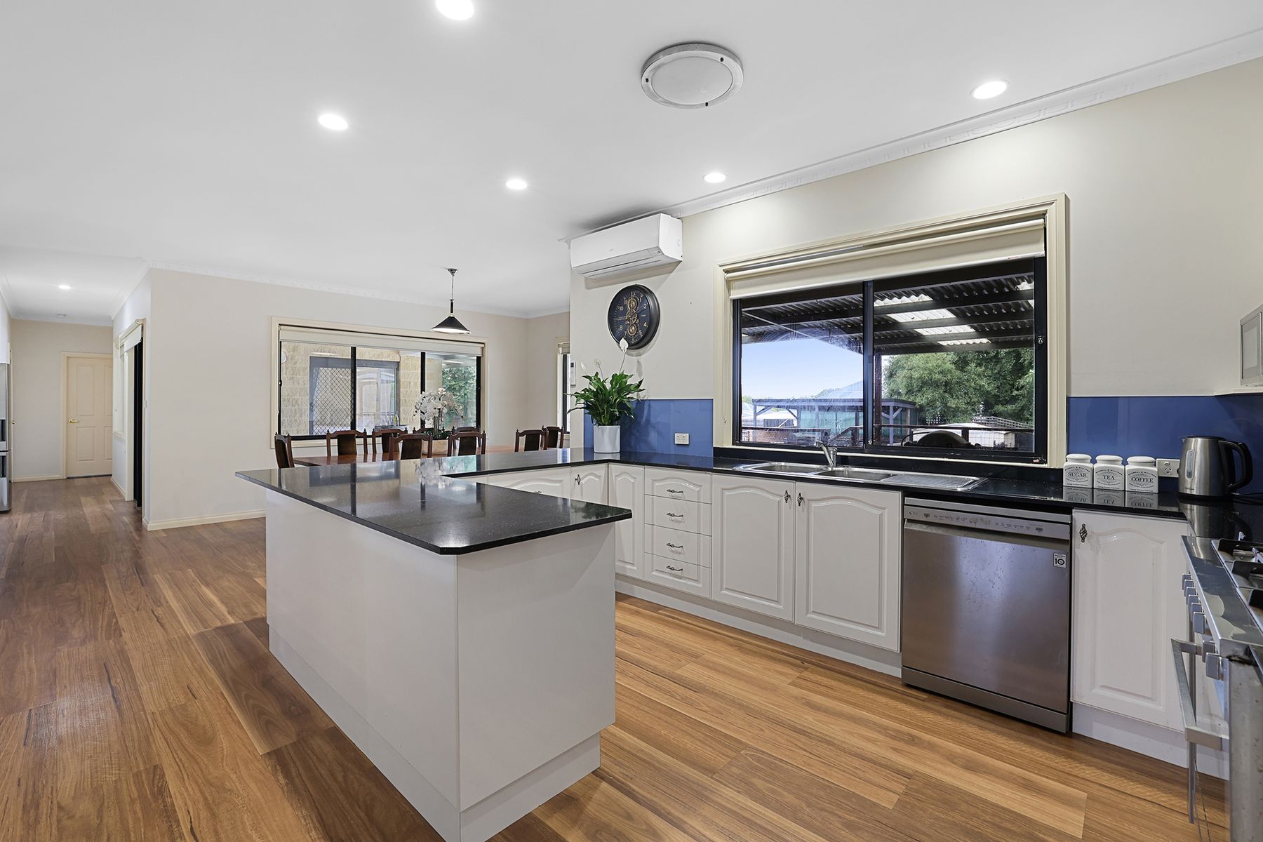 6-bedroom house at 23-25 Moe-Willow Grove Road, Willow Grove, Vic, 3825, Baw Baw, Victoria