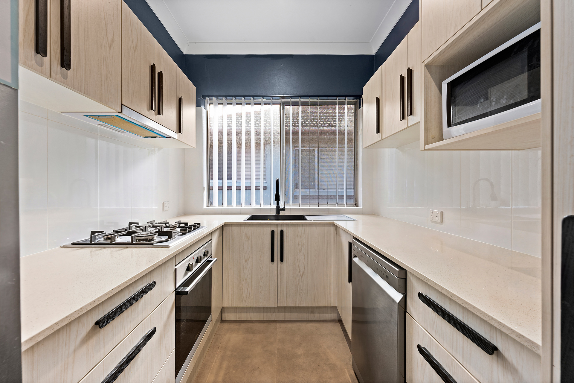3-bedroom unit at 2 31 THAMES STREET, WEST WOLLONGONG NSW 2500, Wollongong, New South Wales