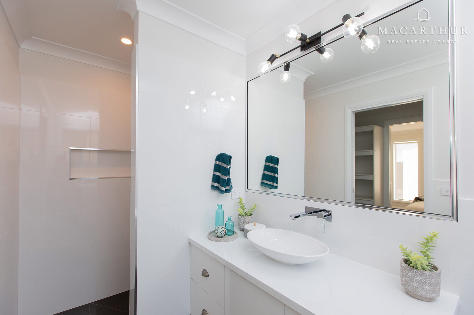 49 PARADISE DRIVE, Gobbagombalin NSW 2650 - Image 1