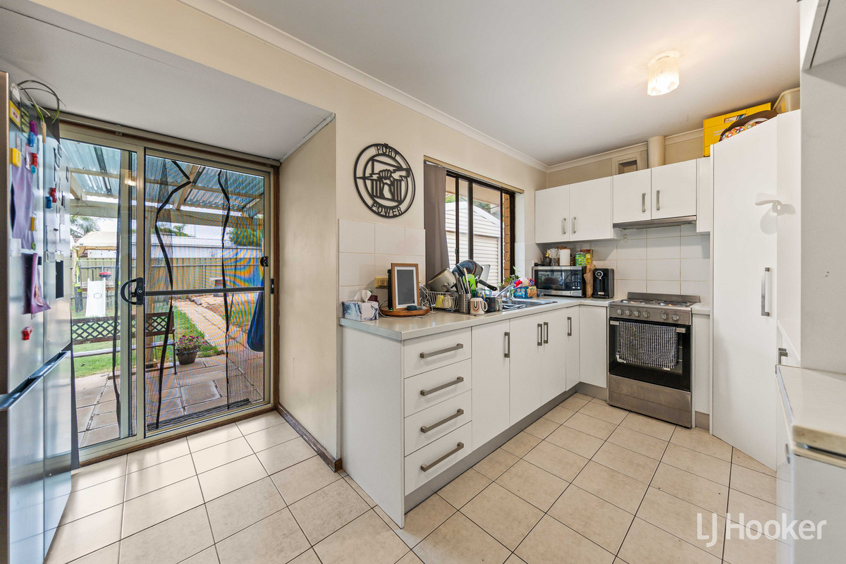 13 Banksia Crescent, Craigmore, SA 5114 - Image 7