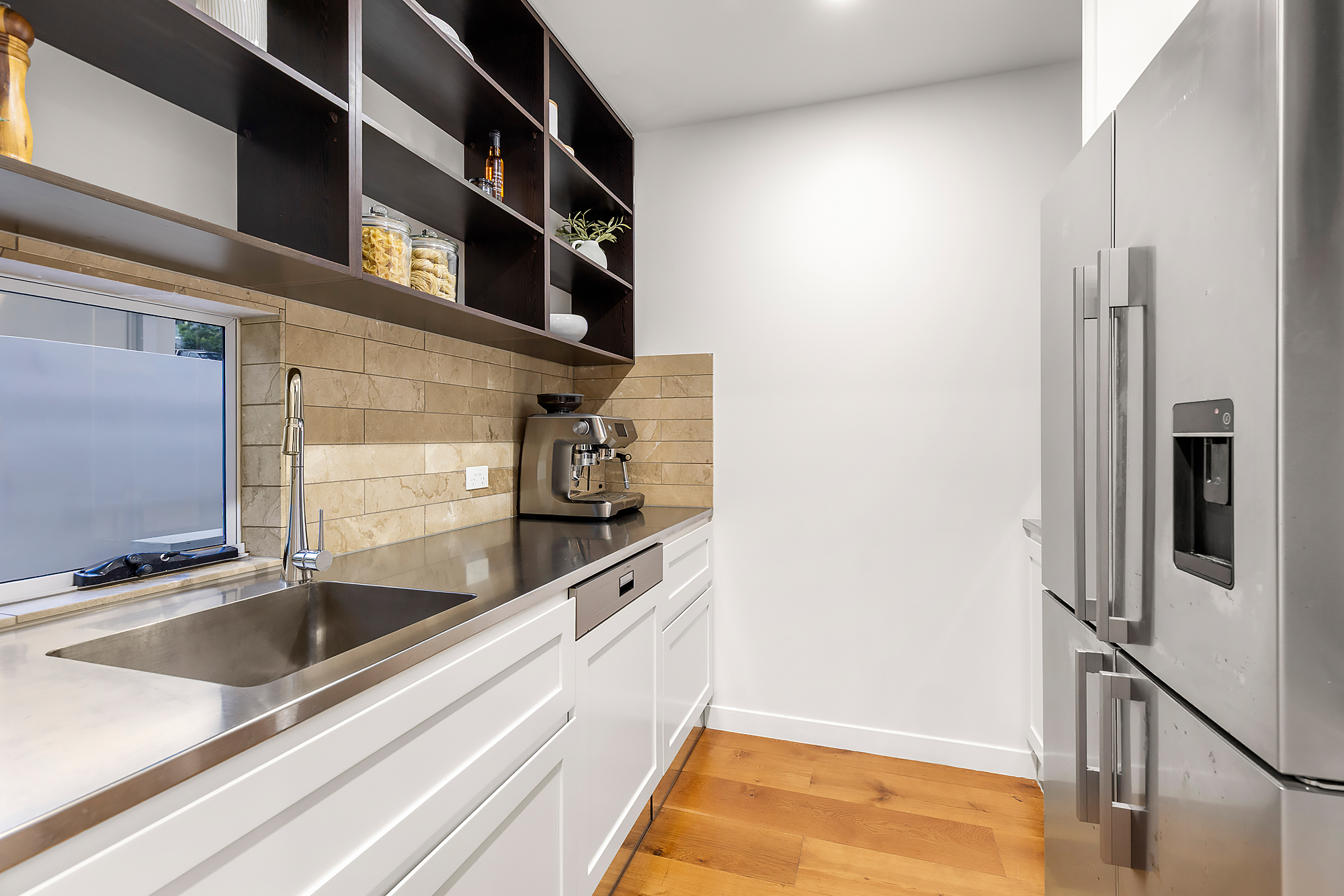 5-bedroom house at 61 SIRIUS STREET, Coorparoo QLD 4151, Brisbane, Queensland