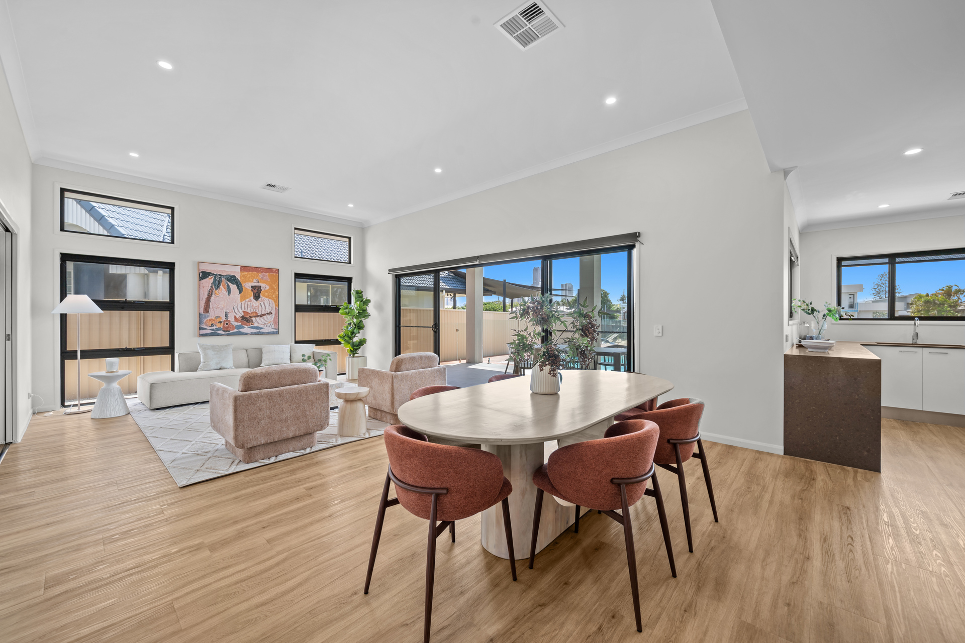 162 Sunshine Boulevard, Mermaid Waters, QLD 4218 - Image 4