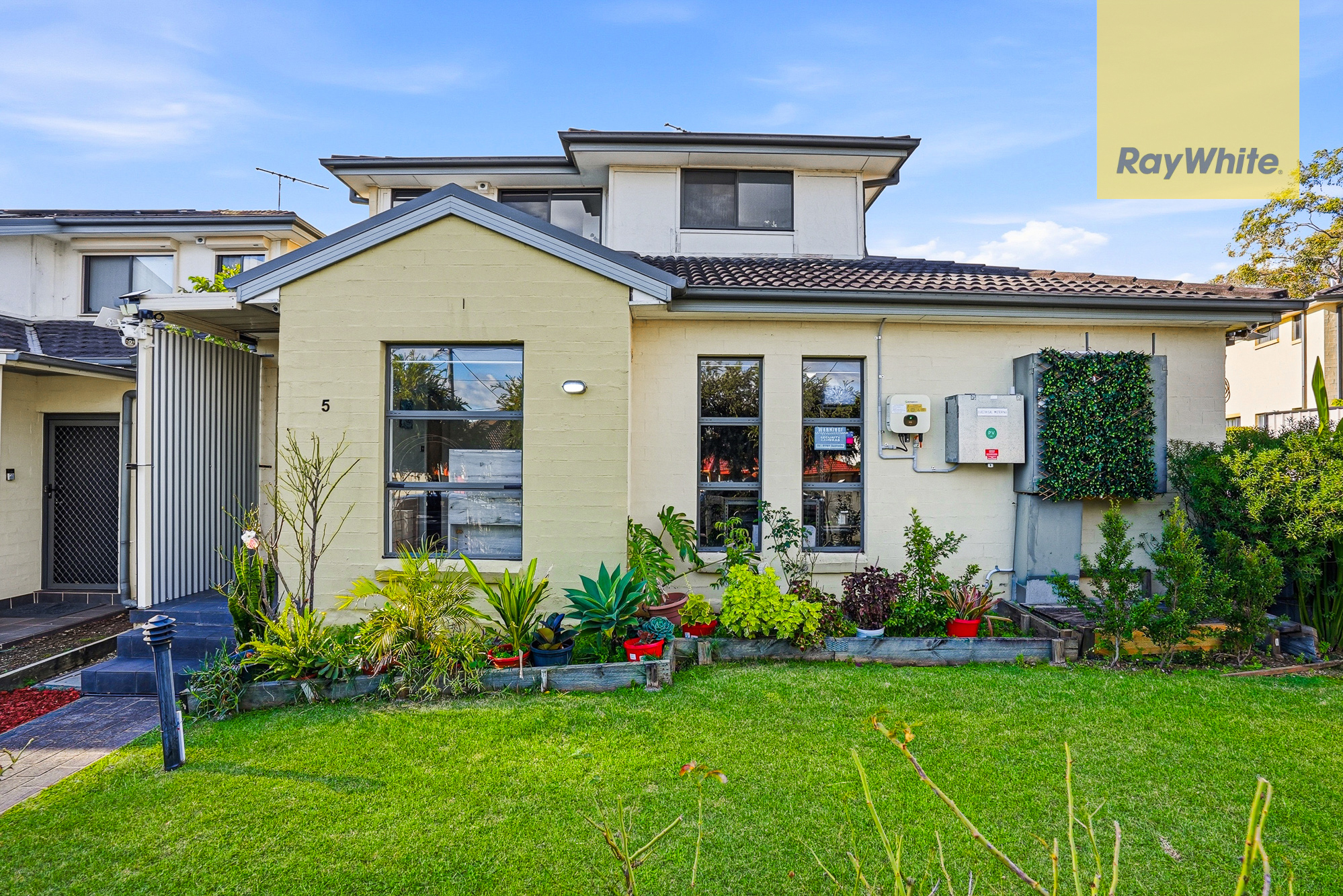4-bedroom unit at 5/44 Girraween Road, Girraween, NSW 2145, Cumberland, New South Wales
