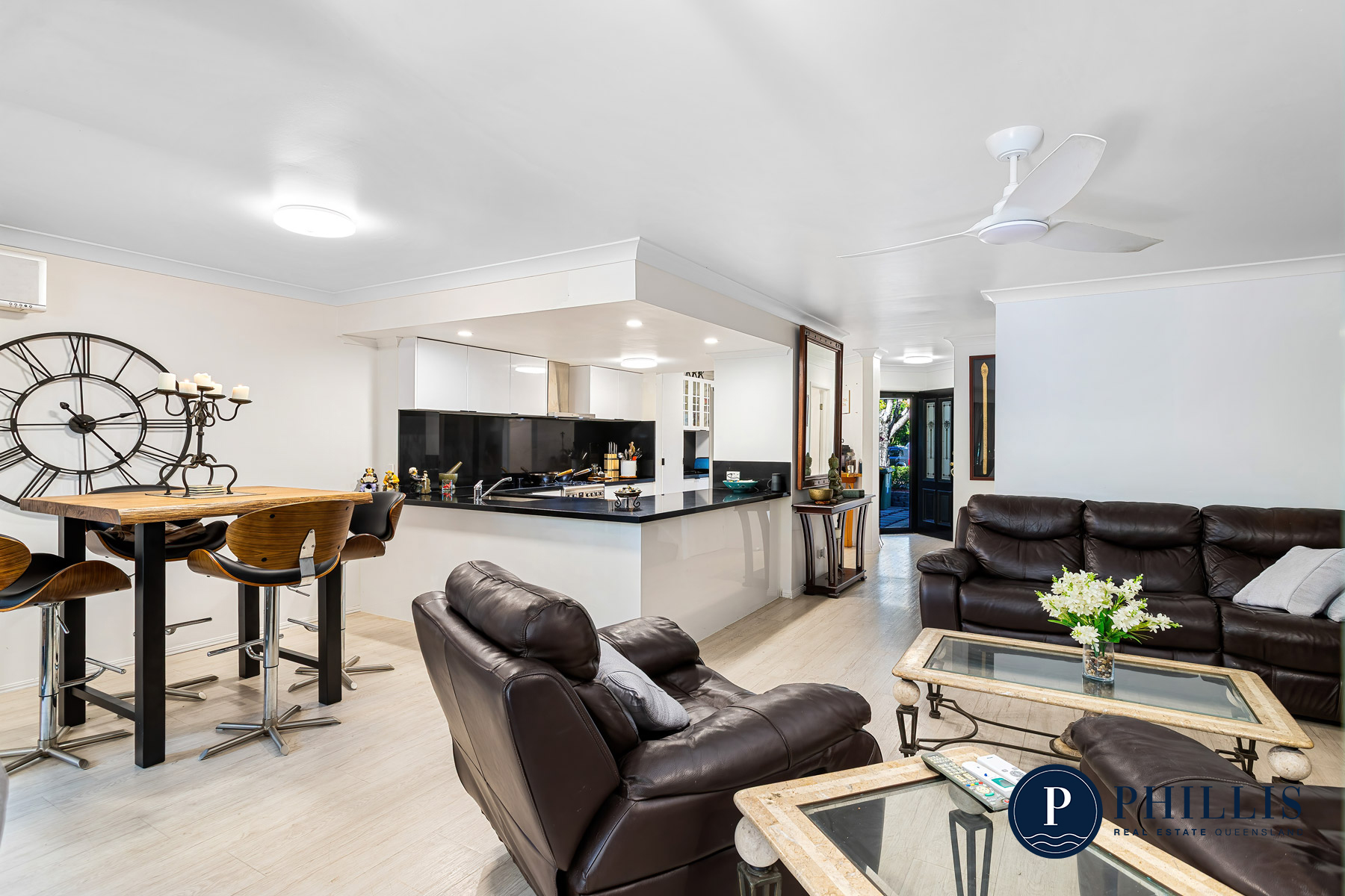 2/19 Santa Barbara Road, Hope Island, QLD 4212 - Image 4