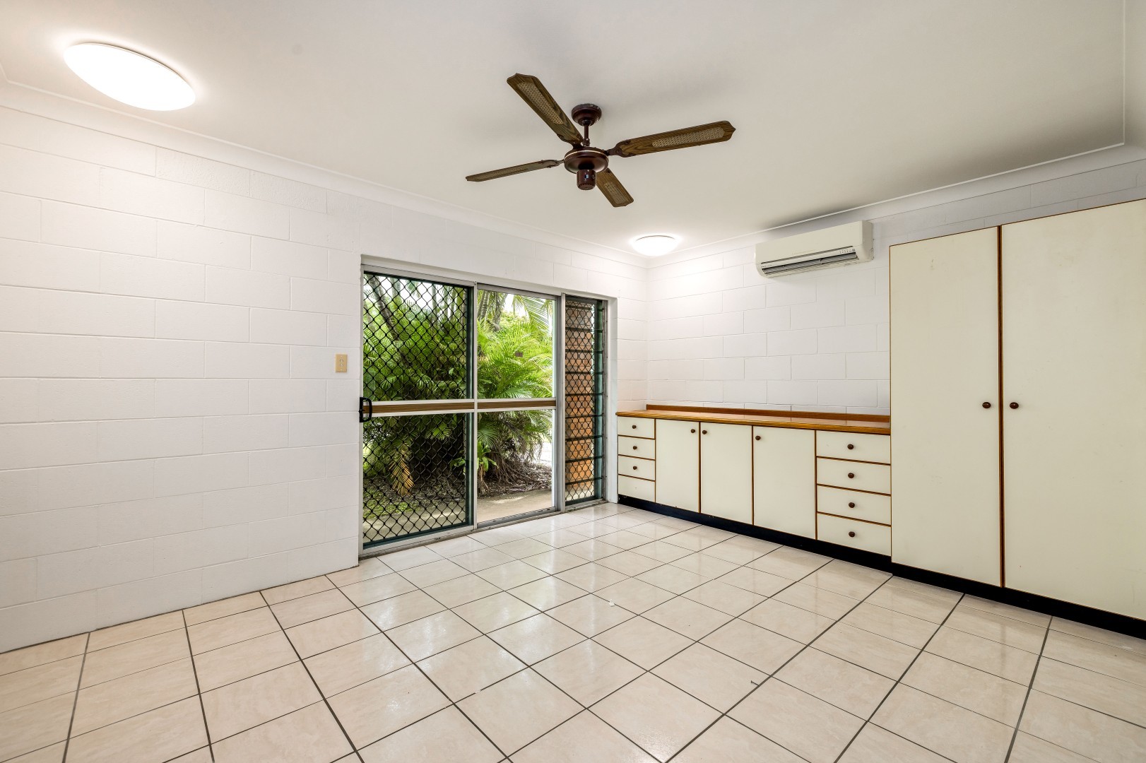 1 18 CURTIN STREET, WESTCOURT QLD 4870 - Image 7