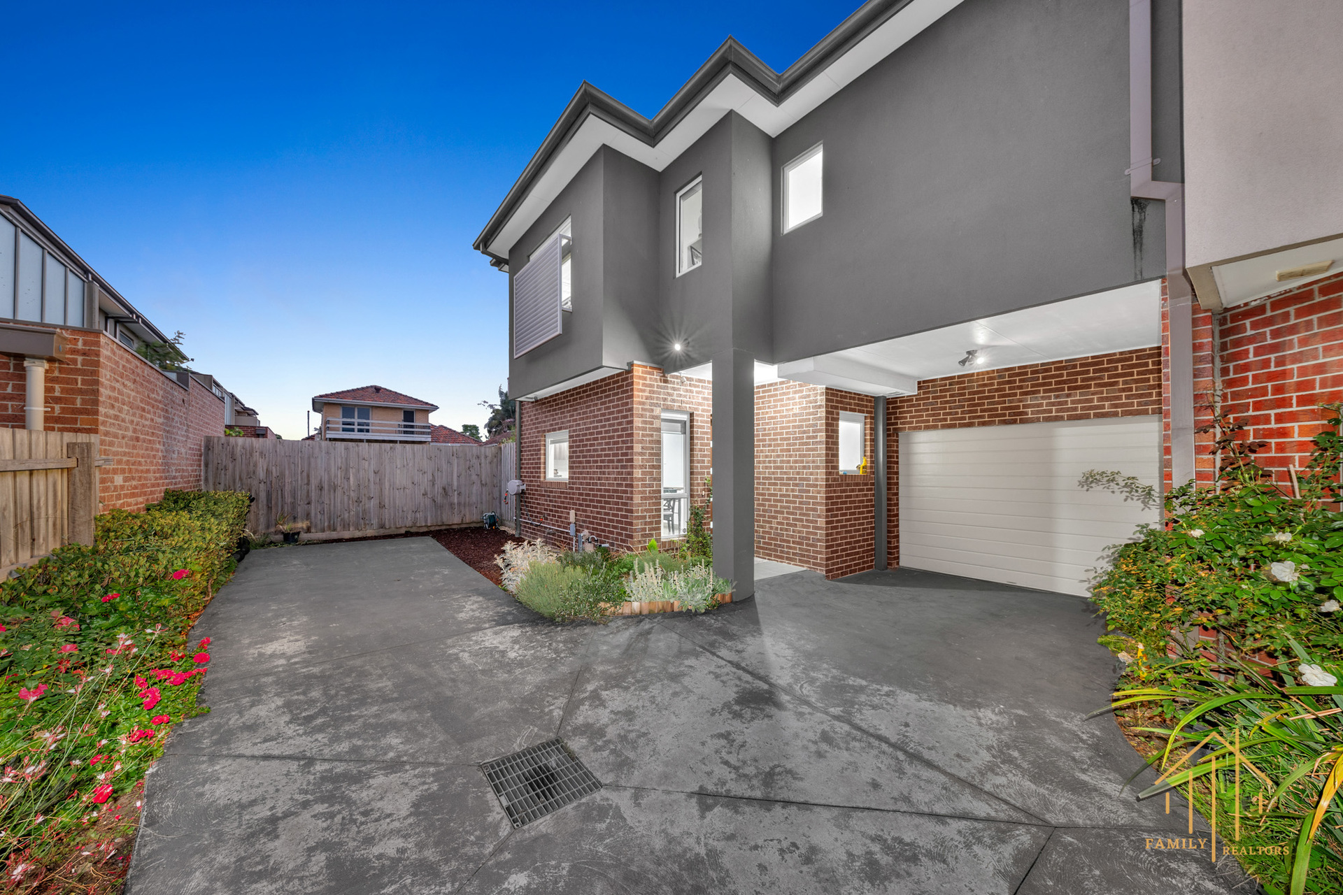 5 8 ARATULA STREET, DANDENONG VIC 3175 - Image 1