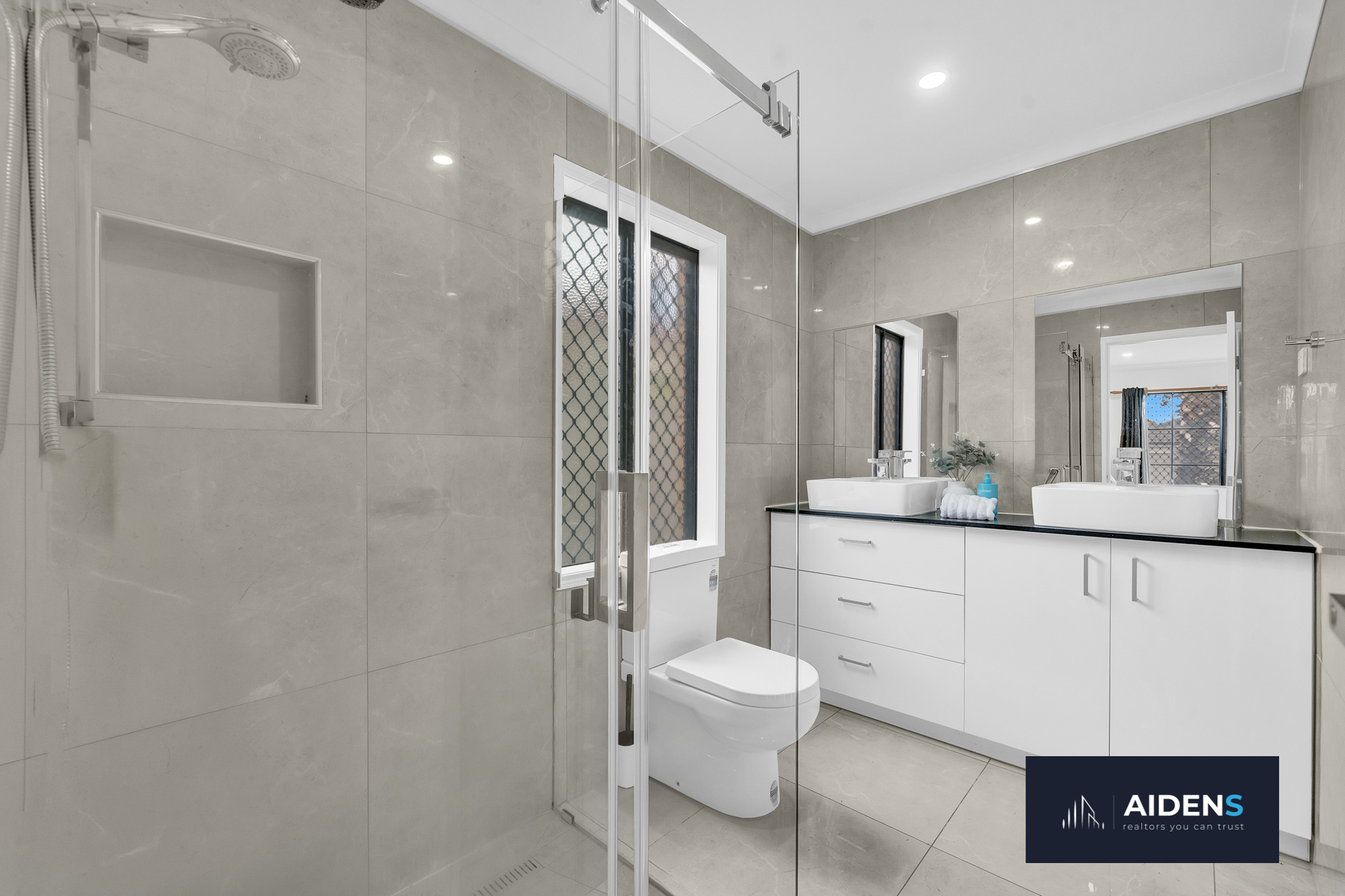 9 WYPERFELD CIRCUIT, Caroline Springs VIC 3023 - Image 5