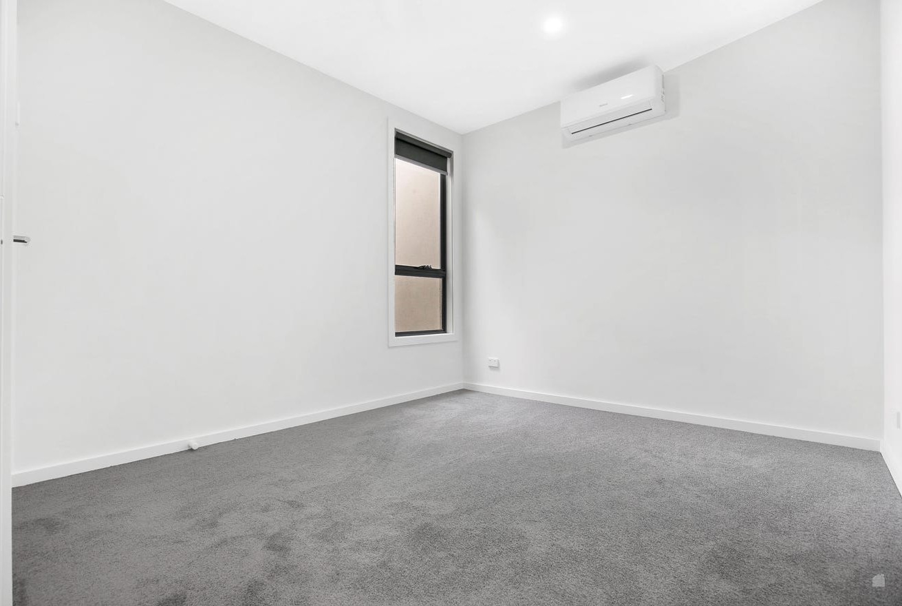 33 GLISTEN WAY, Craigieburn VIC 3064 - Image 8