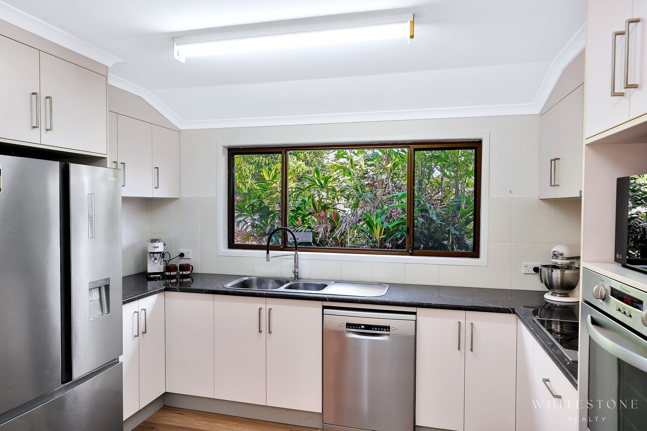 28 AVENELL STREET, Avenell Heights QLD 4670 - Image 10