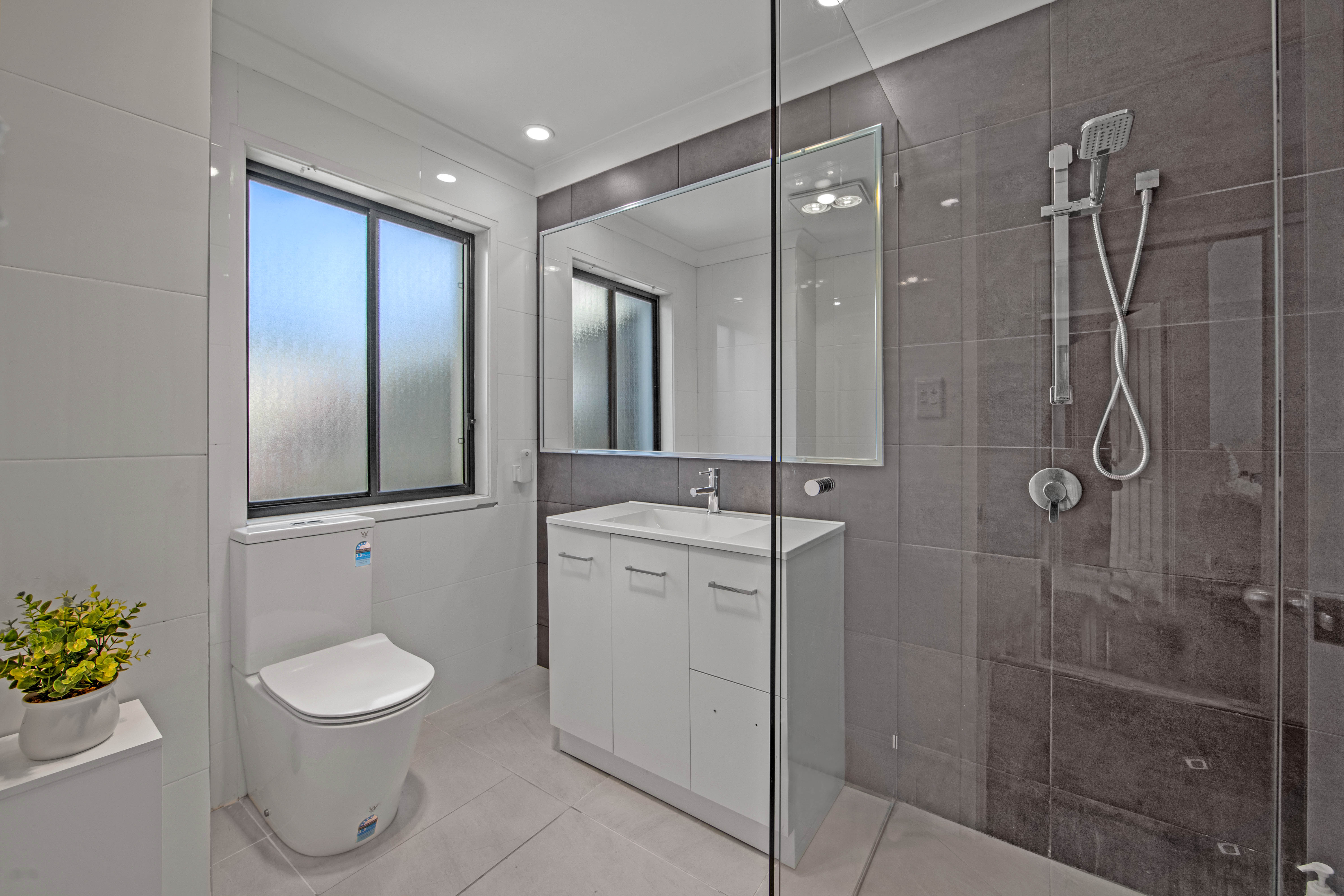 21 Blackwattle Circuit, Arundel, Qld, 4214 - Image 9