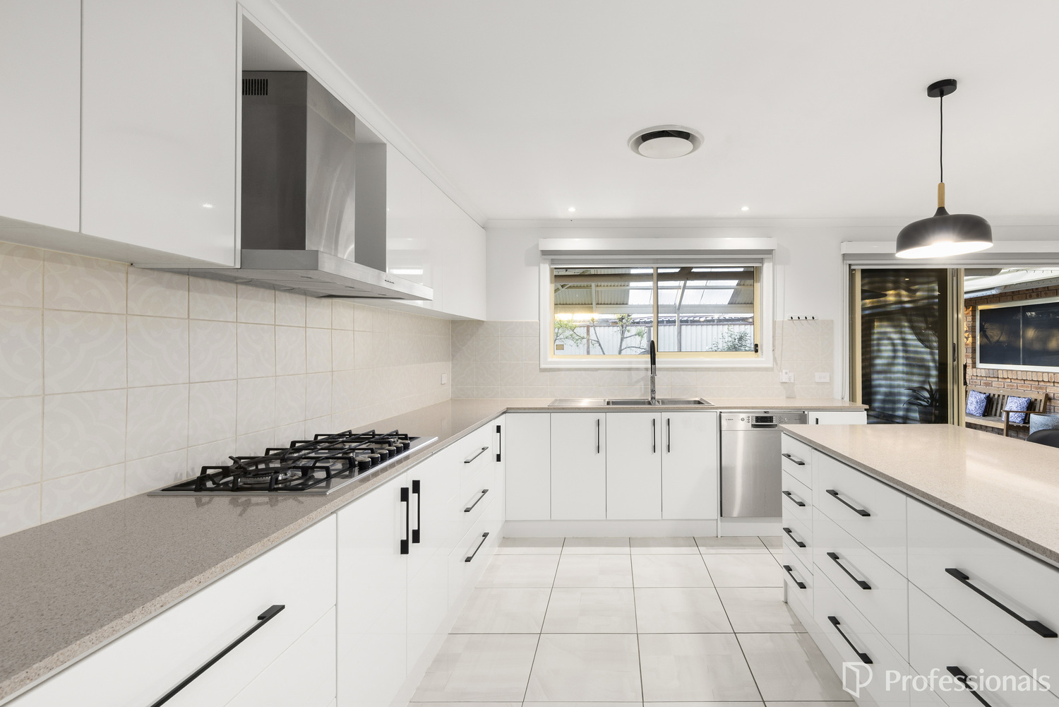 11 EAGLE TERRACE, Taylors Lakes VIC 3038 - Image 5