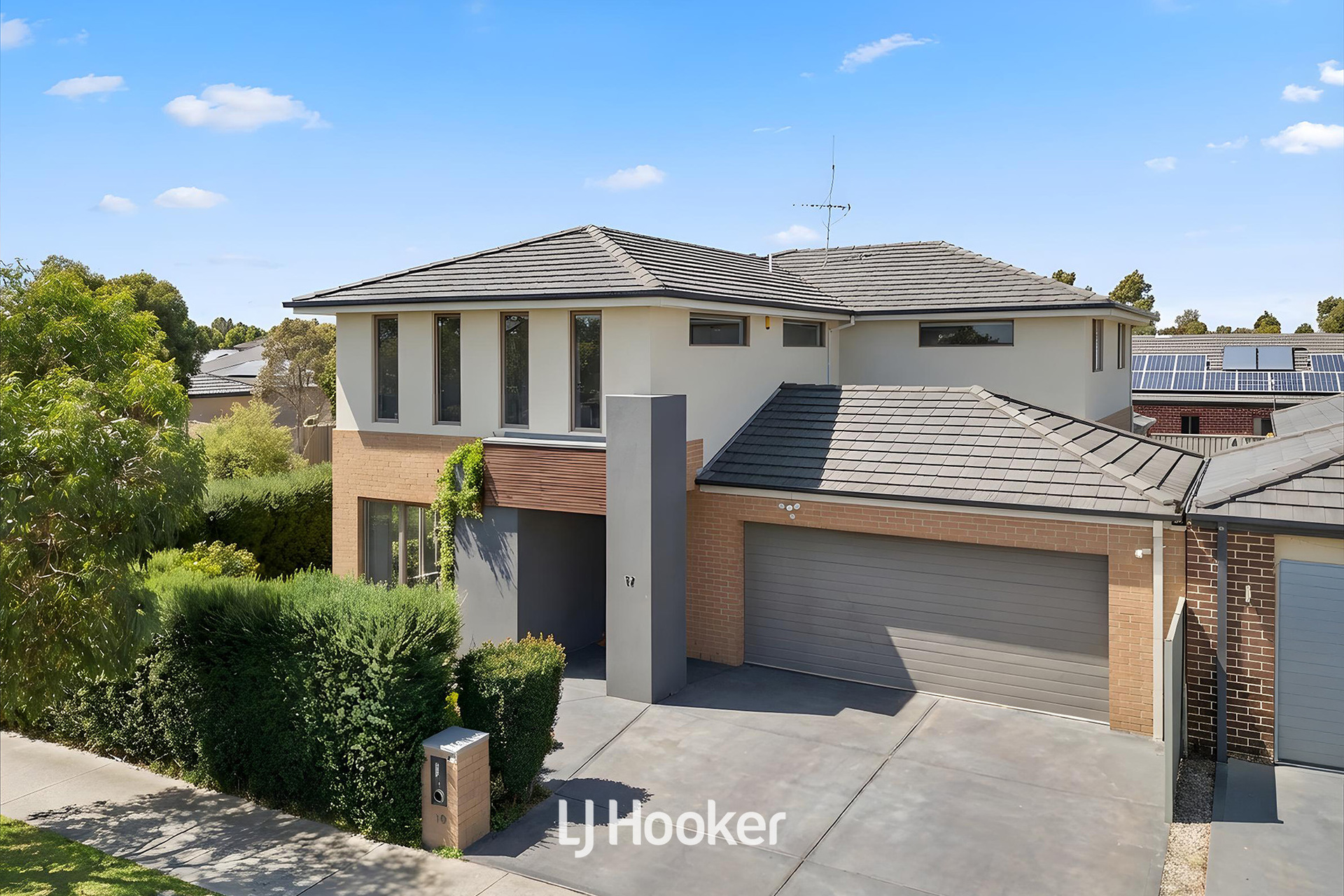 19 MCEWAN DRIVE, Cranbourne East VIC 3977 - Image 1