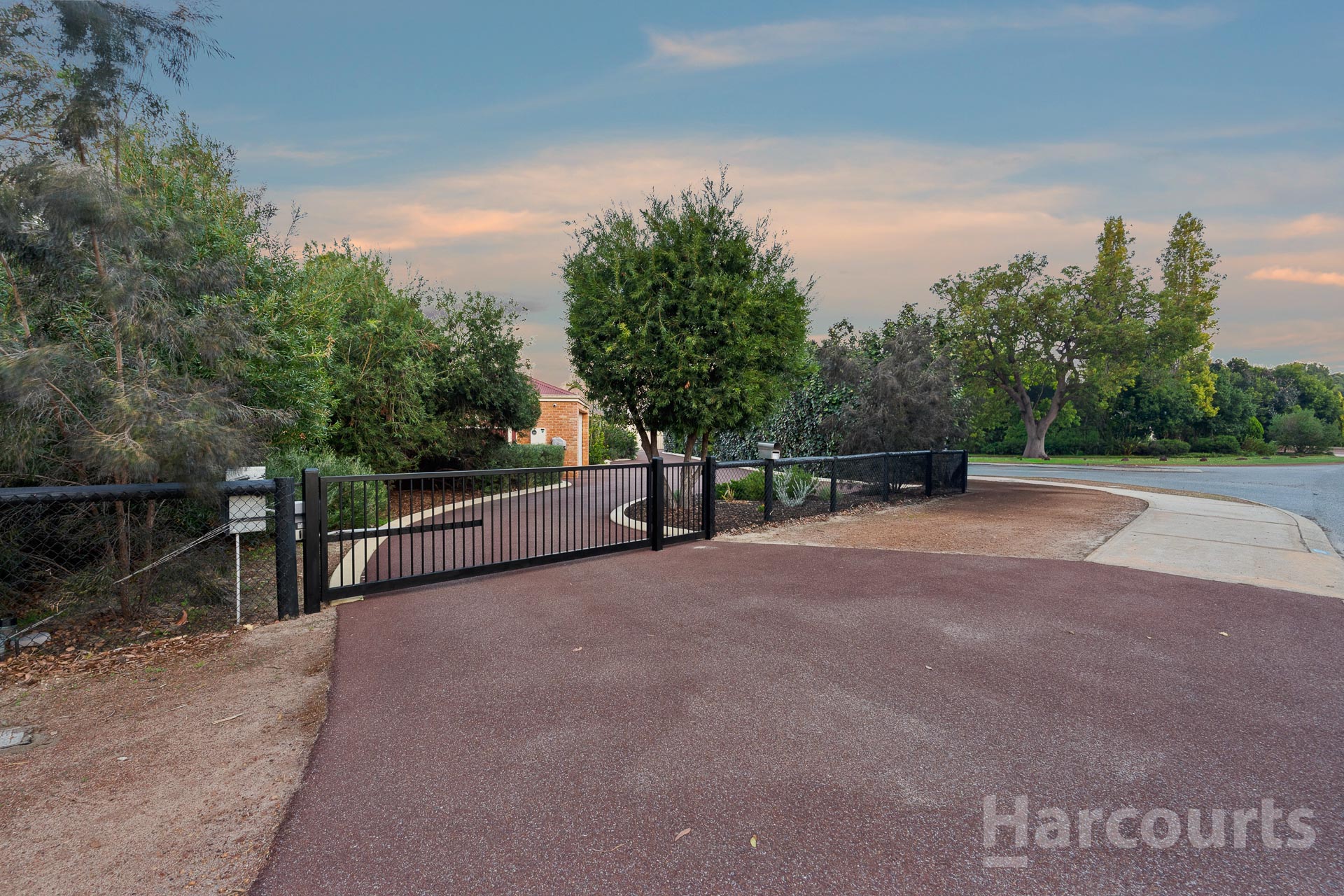 17 WATTLEGLEN AVENUE, Erskine WA 6210 - Image 5