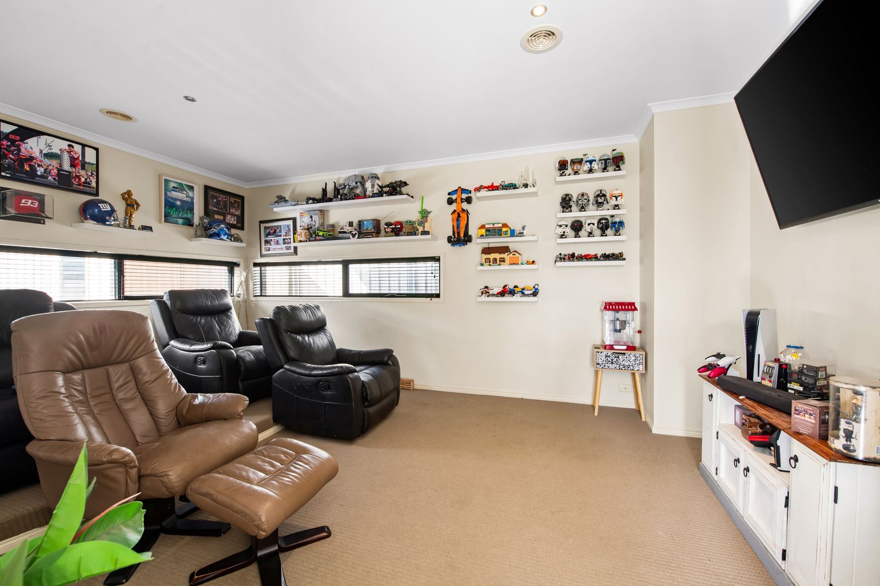 4-bedroom house at 8 TUNUNGA CIRCUIT, Kangaroo Flat VIC 3555, Greater Bendigo, Victoria