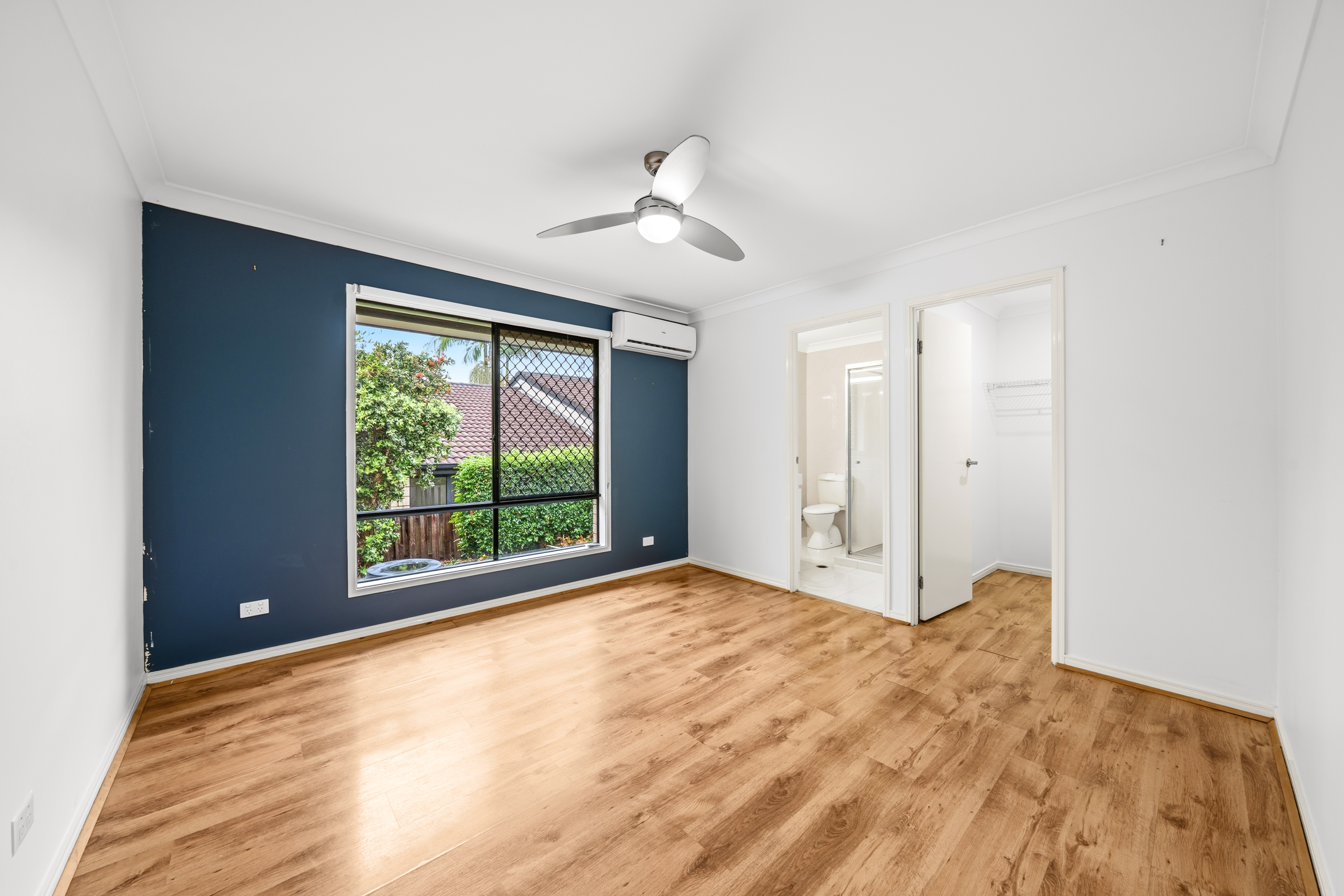 2 16 PENRHYN STREET, PACIFIC PINES QLD 4211 - Image 9