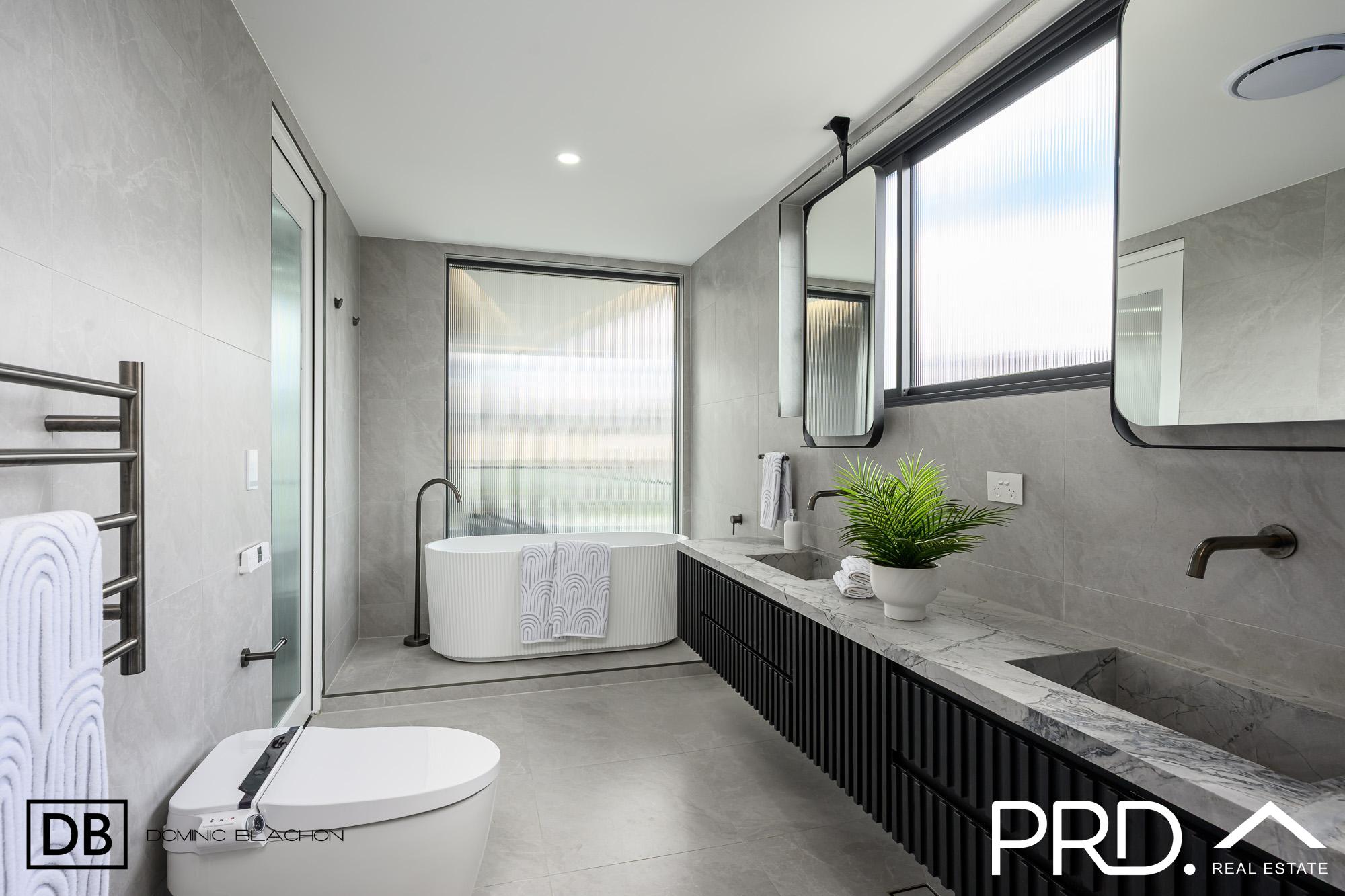 4-bedroom unit at 6 Tyalgum Avenue, Panania, NSW 2213, Canterbury-Bankstown, New South Wales