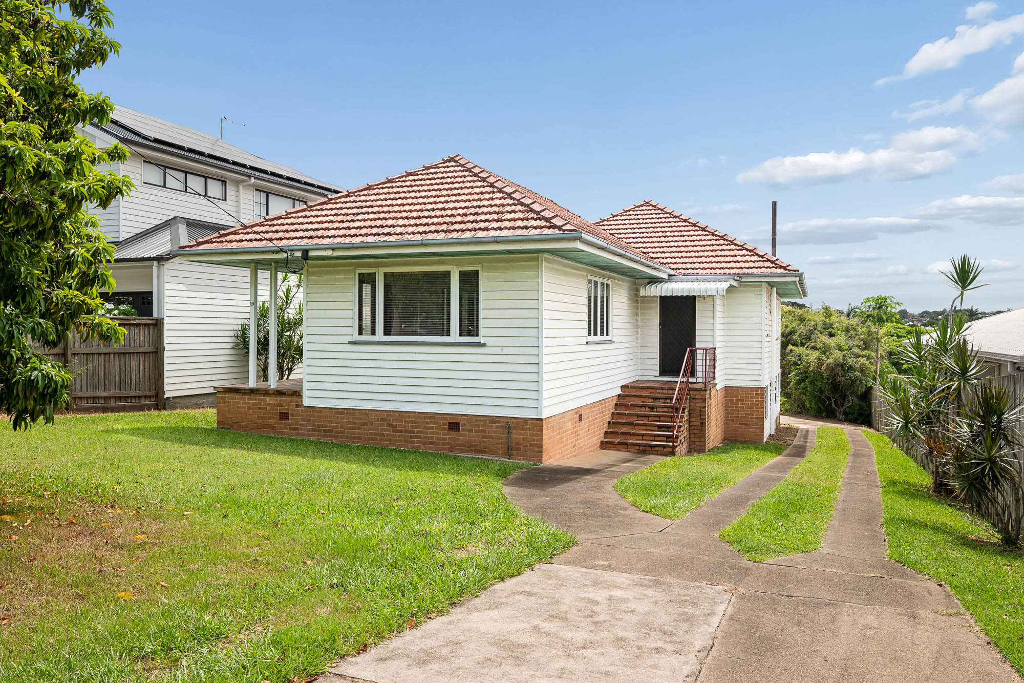 10 Essie Street, Tarragindi, Qld, 4121 - Image 1