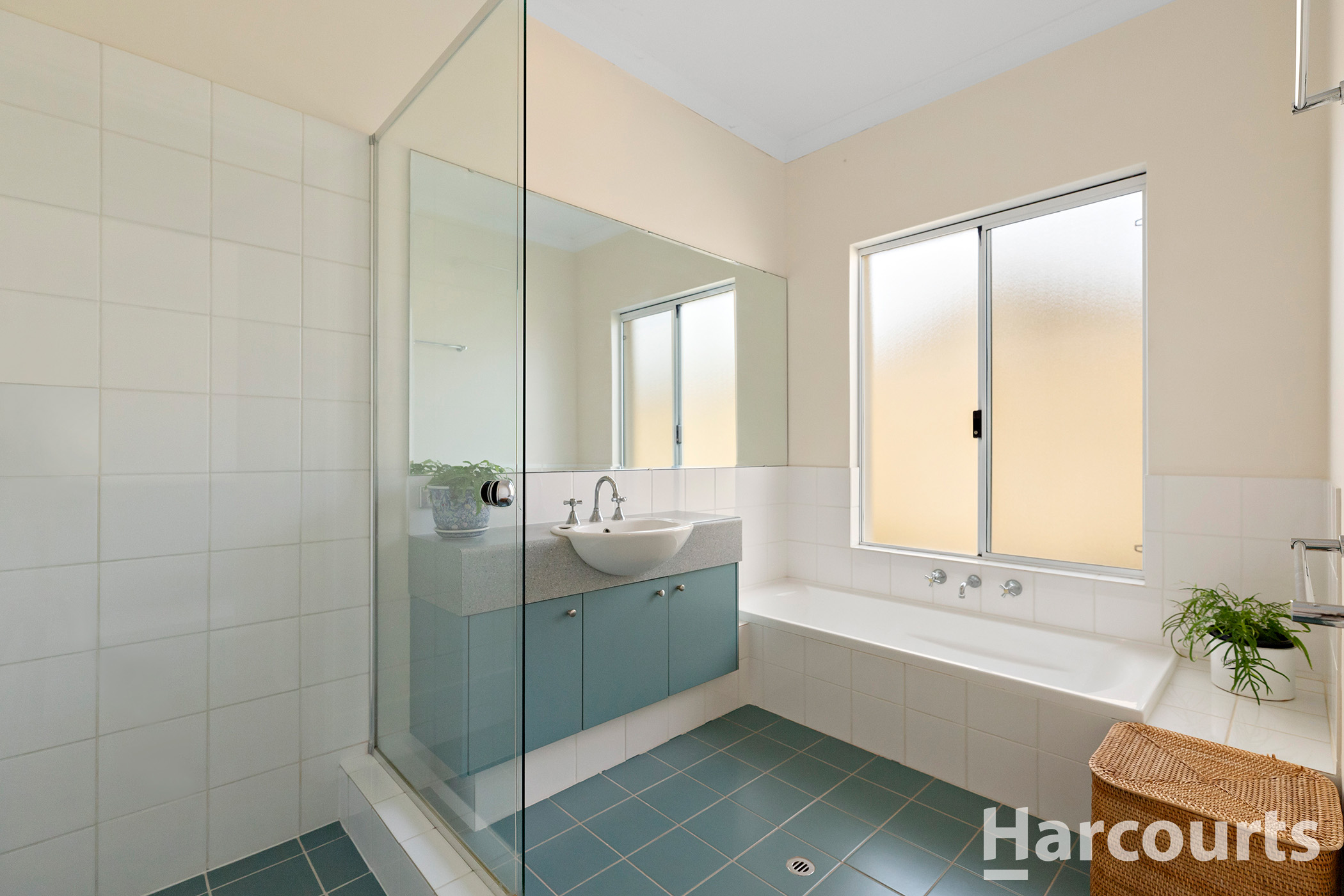 12 Sandbridge Way, Meadow Springs, WA 6210 - Image 10