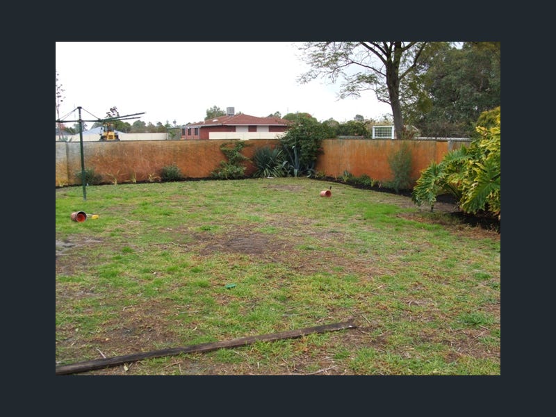 29 Balaka Way, Queens Park, WA 6107 - Image 9