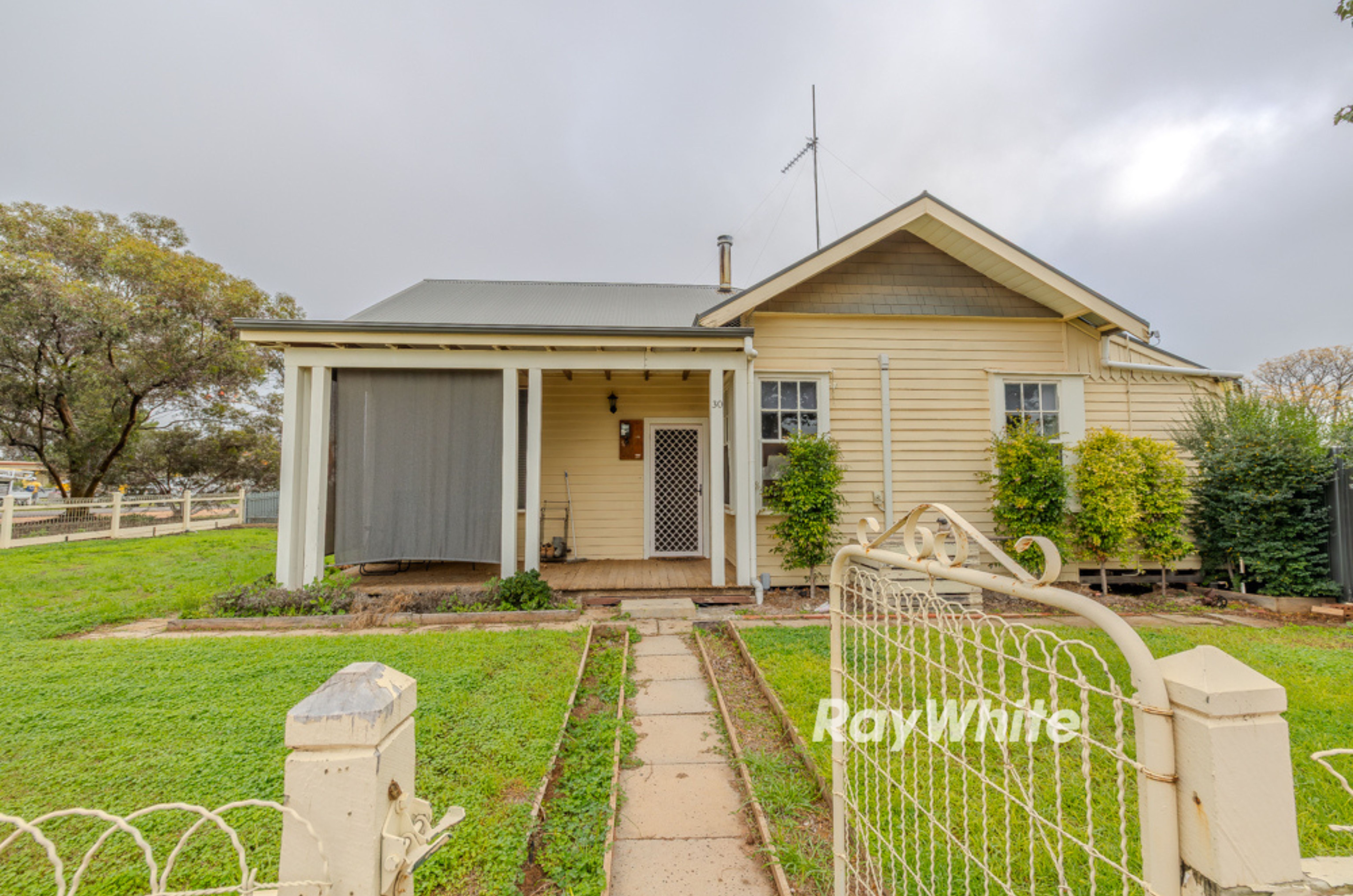 30 EMMETT STREET, Ouyen VIC 3490 - Image 1