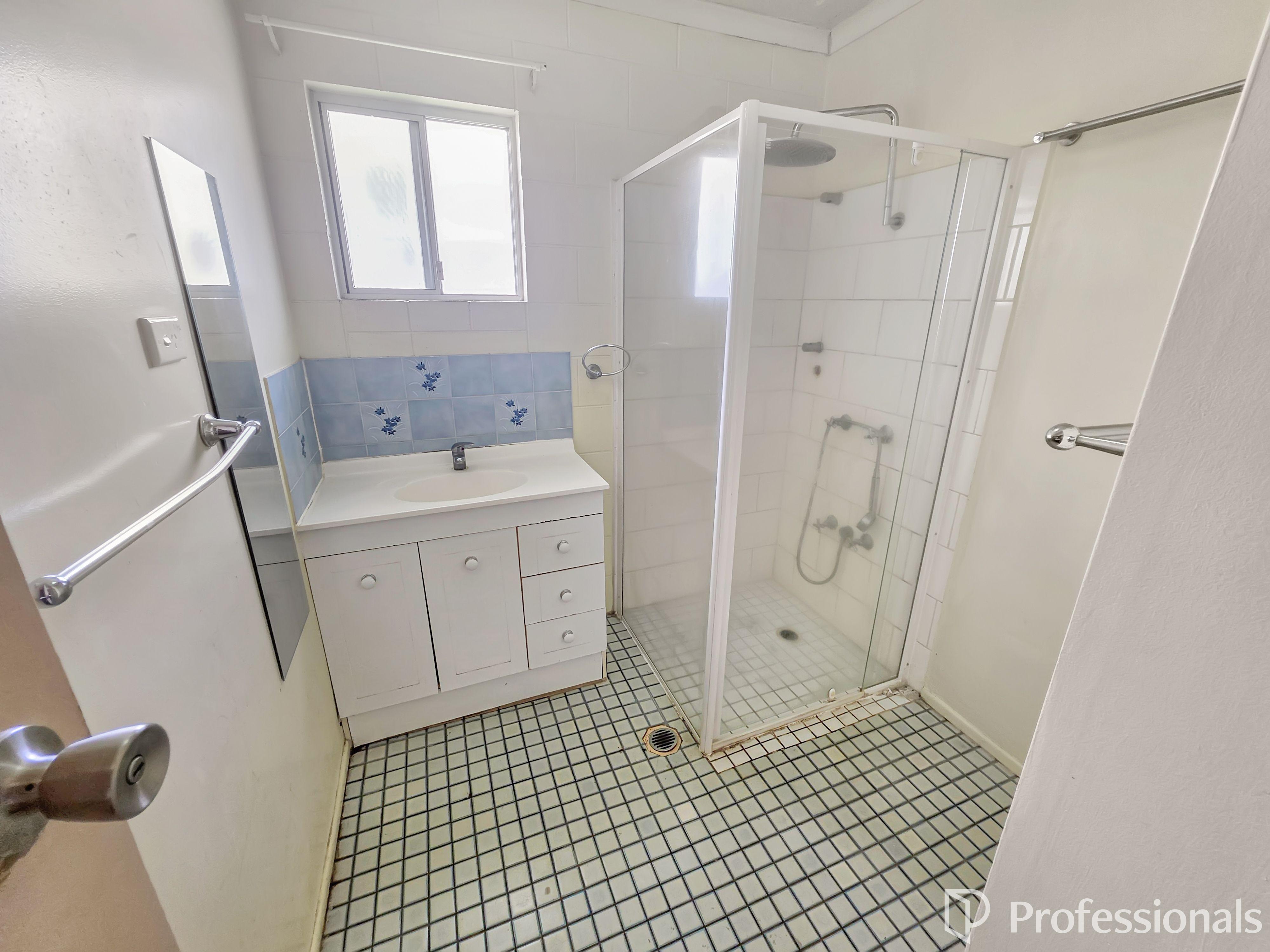 86 Williams Street, Bowen, QLD 4805 - Image 10