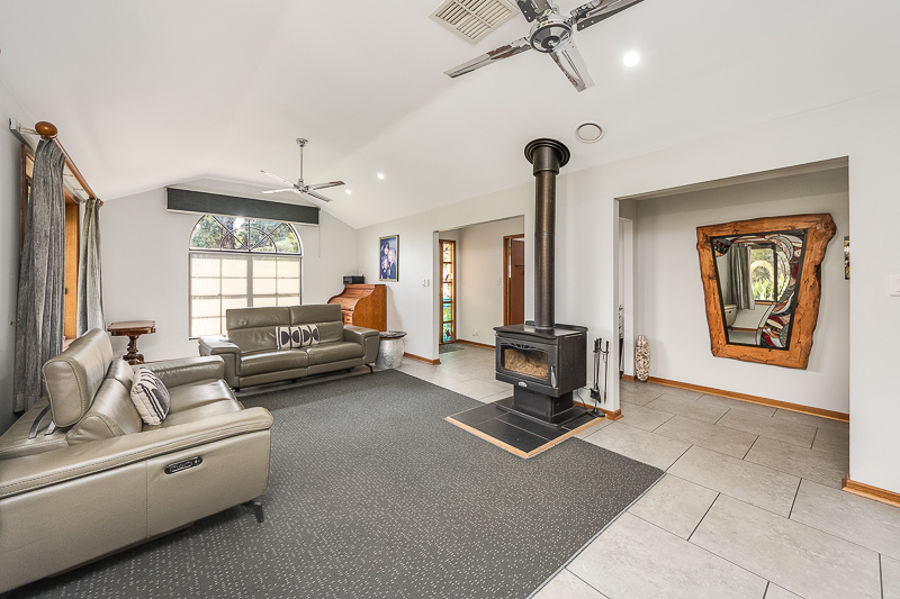 5 Thiele Road, Murray Bridge East, SA 5253 - Image 5