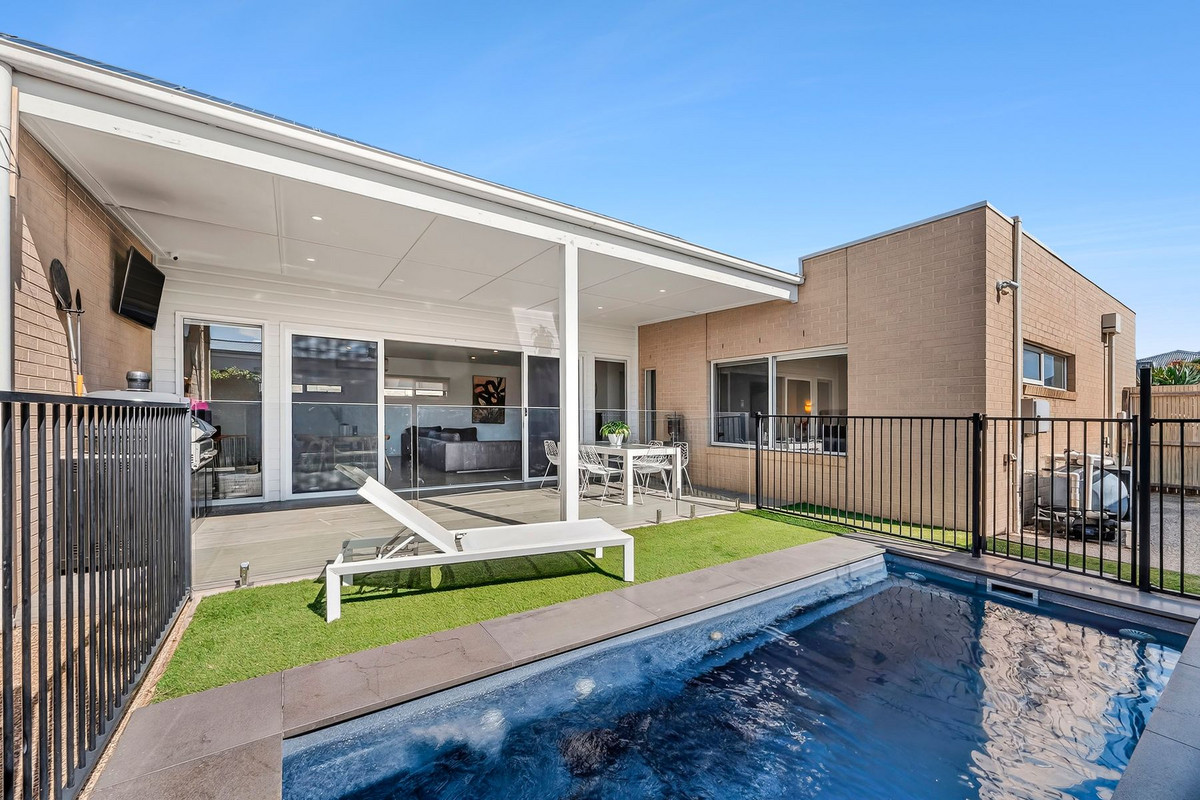 6 WAX AVENUE, Torquay VIC 3228 - Image 9