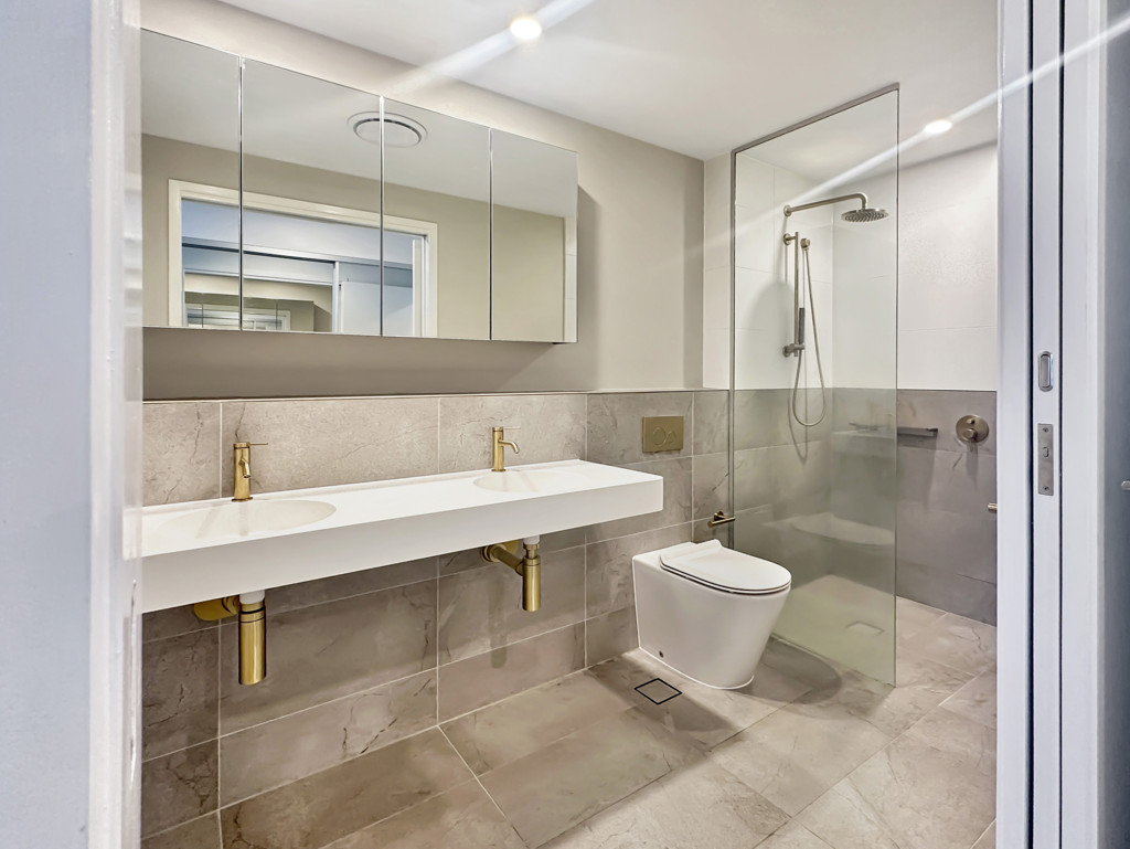 1309/1 Grant Avenue, Hope Island, QLD 4212 - Image 4