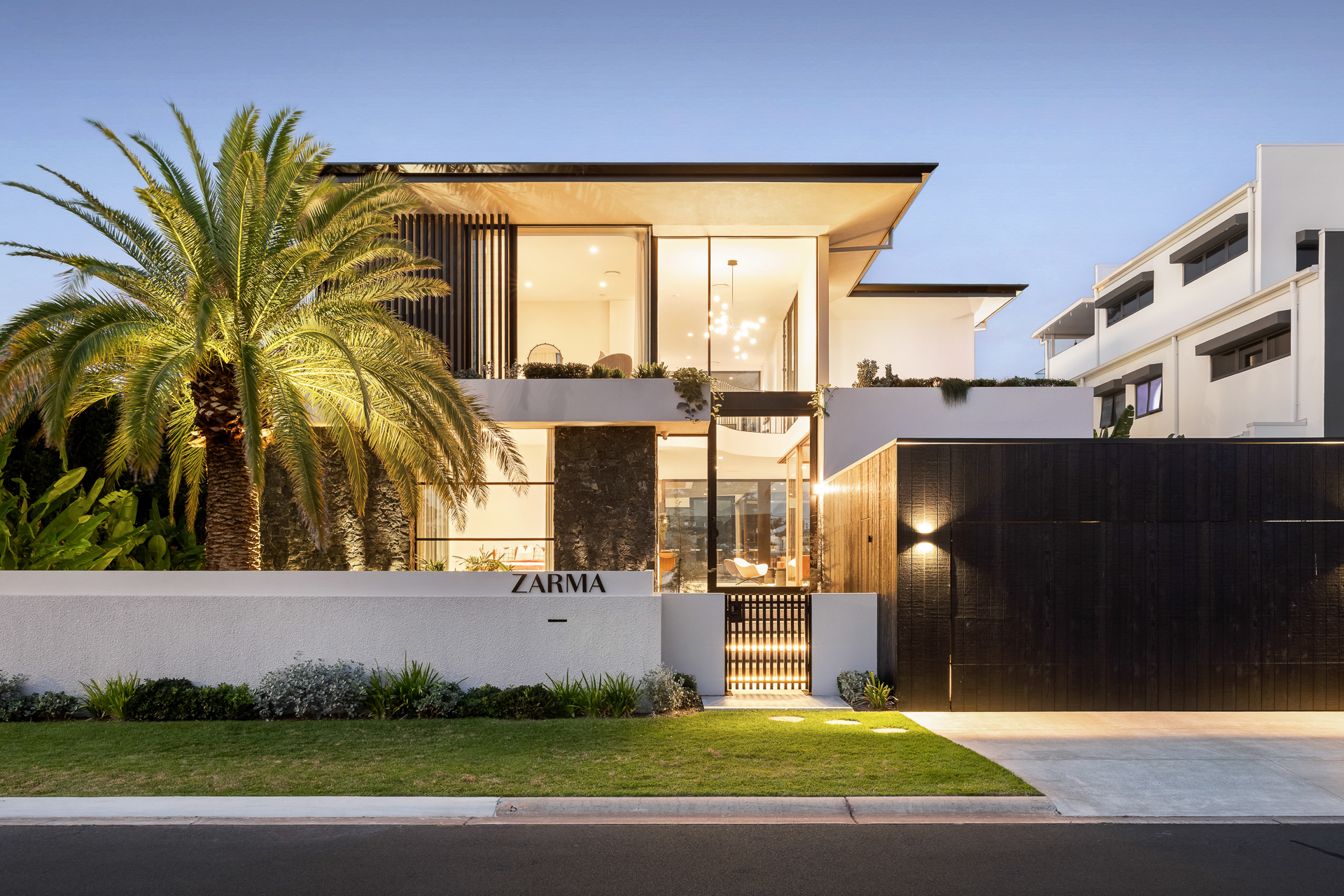 5 MONTE VISTA COURT, Broadbeach Waters QLD 4218 - Image 1