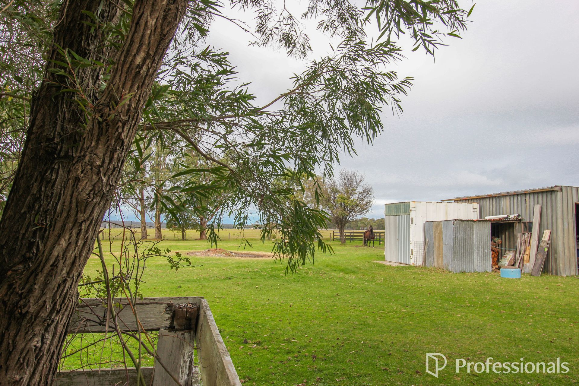 4-bedroom house at HILDALE OAKS 28 NAPIER ROAD, WON WRON VIC 3971, Wellington, Victoria