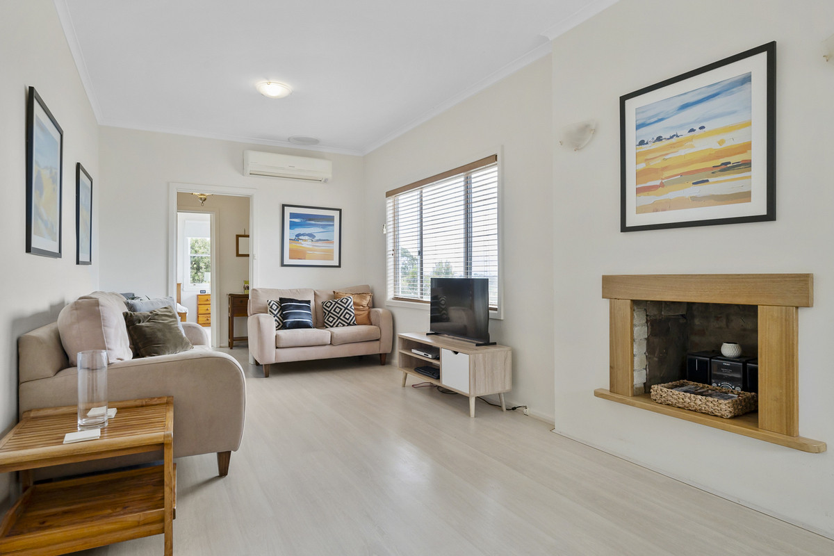 245 Roslyn Avenue, Blackmans Bay, TAS 7052 - Image 4