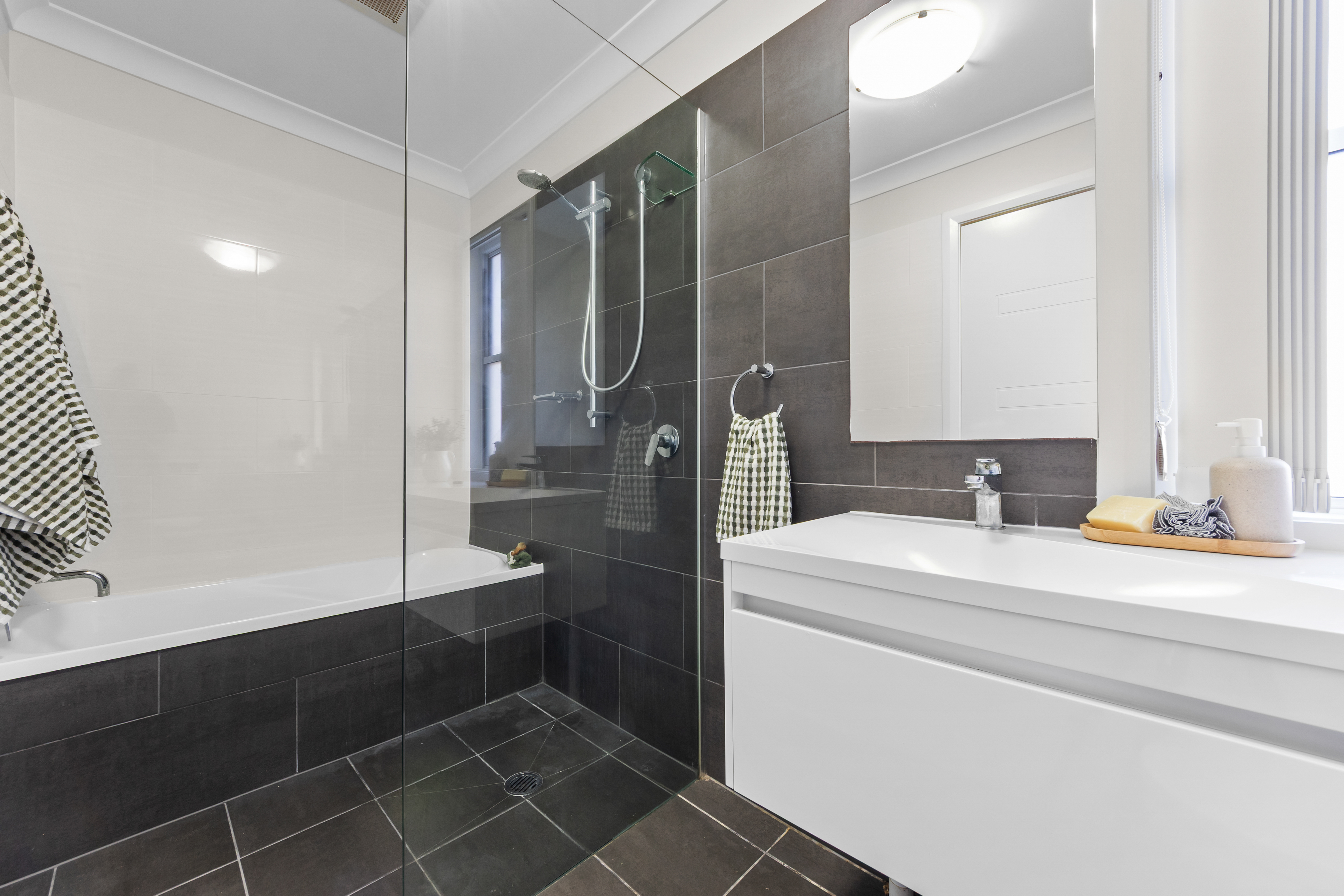 2-bedroom unit at 2/10 Cowper Avenue, Charlestown, NSW 2290, Lake Macquarie, New South Wales