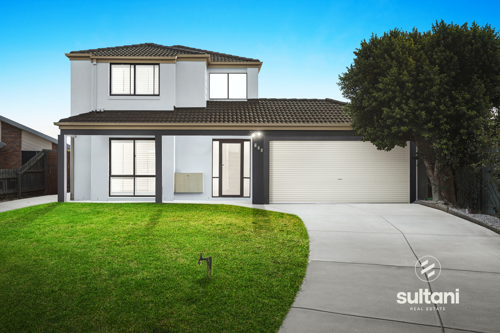 124 Courtenay Avenue, Cranbourne North, VIC 3977 - Image 1