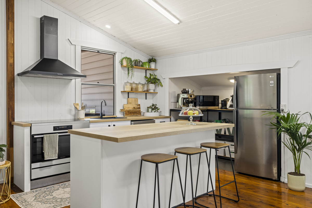 34 Noll Street, Kearneys Spring, QLD 4350 - Image 4