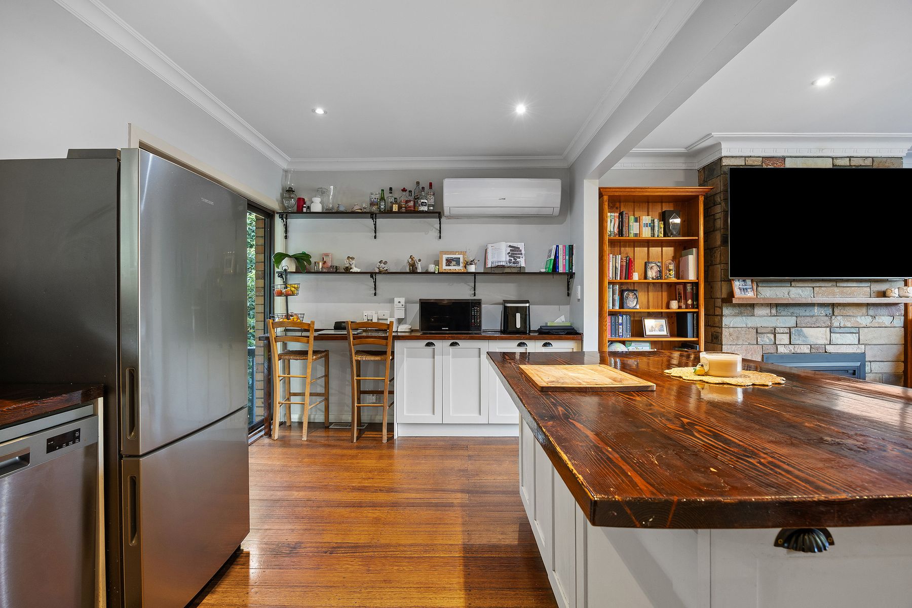 10 MILTON AVENUE, Spring Gully VIC 3550 - Image 3
