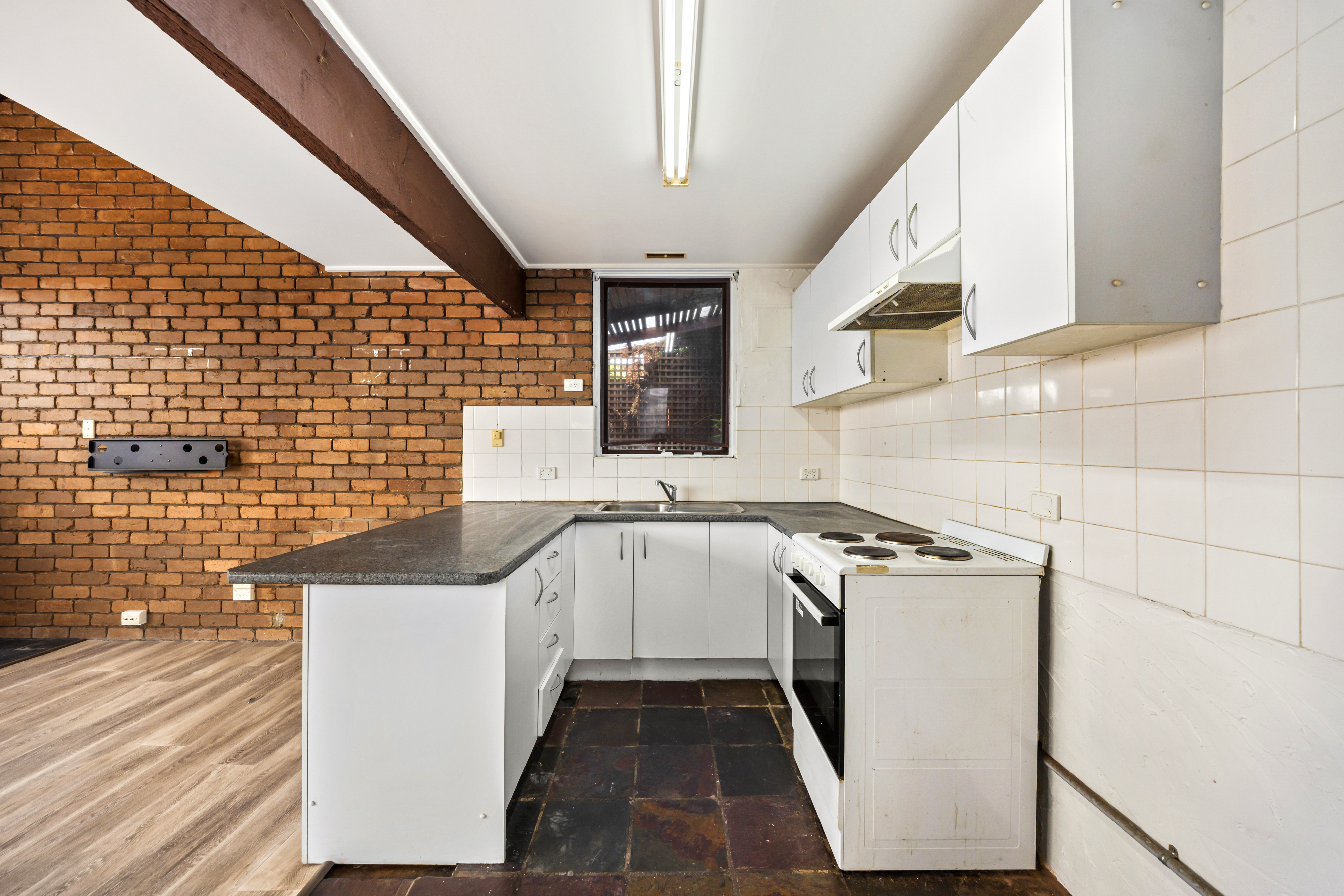 1-bedroom unit at 16 495 RAYMOND STREET, SALE VIC 3850, Wellington, Victoria