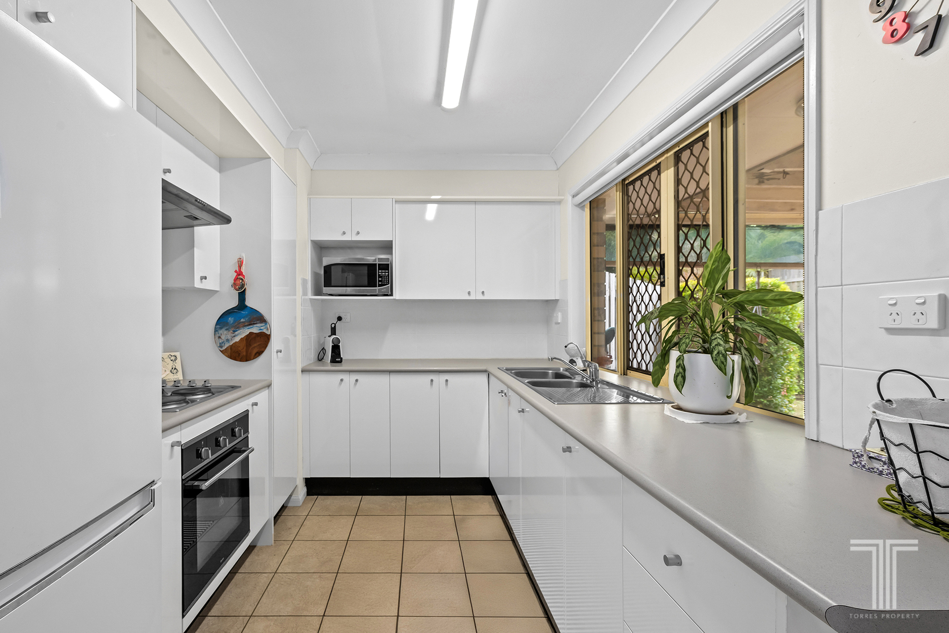 2-bedroom unit at PALM VALLEY VILLAS 37 124-132 WELLINGTON STREET, ORMISTON QLD 4160, Redland, Queensland