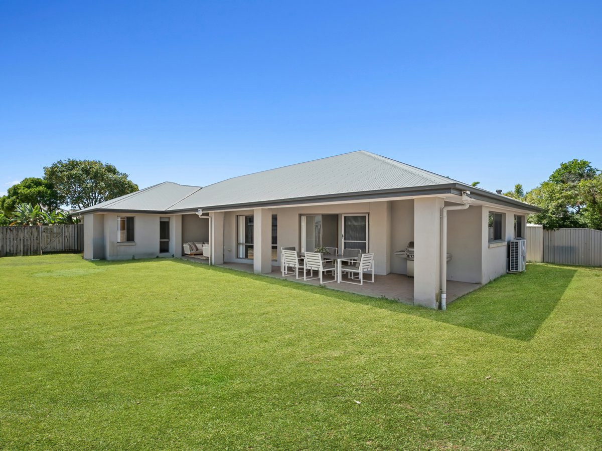 11 BLUEBERRY STREET, Banksia Beach QLD 4507 - Image 5