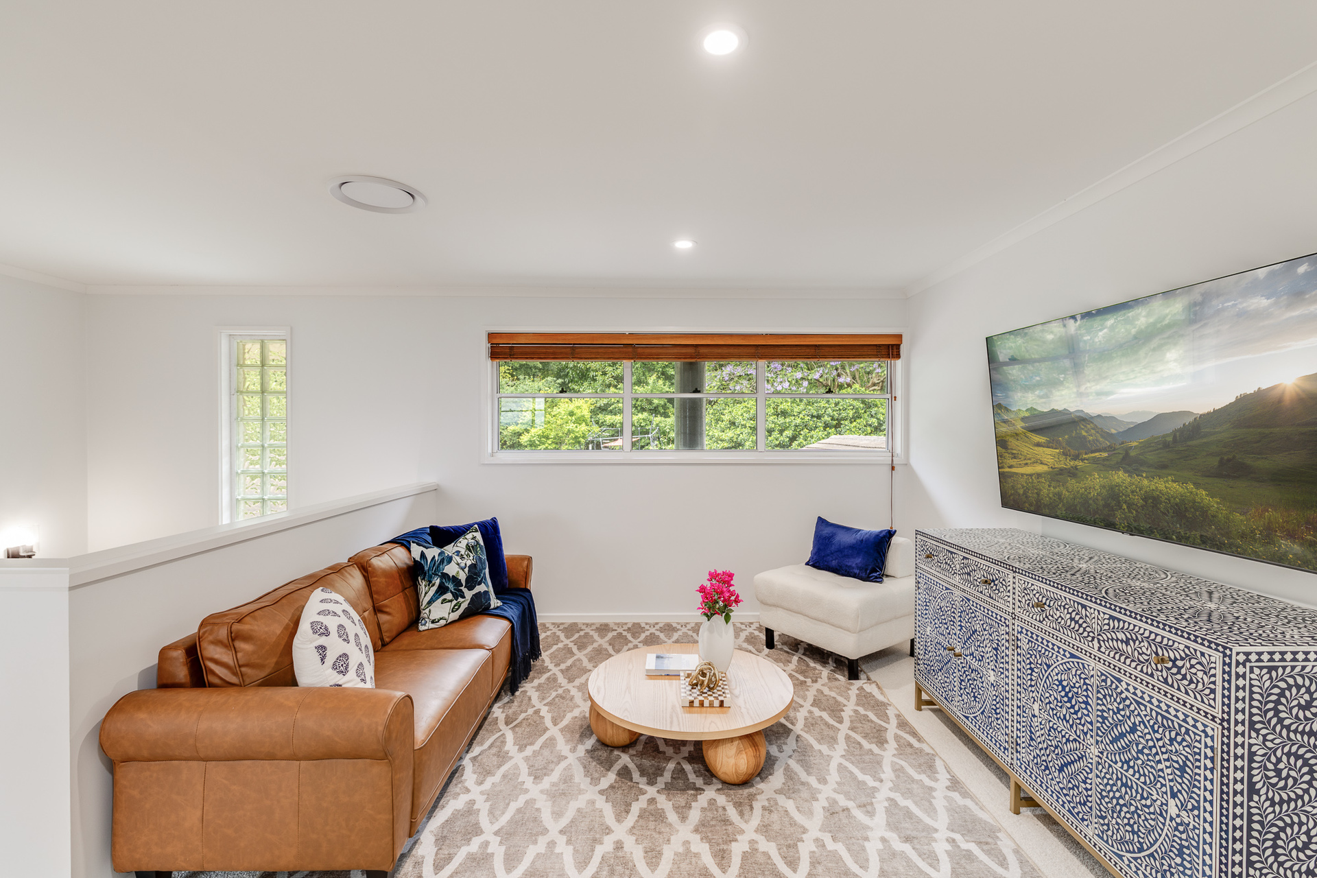 7-bedroom house at 7 Curzon Street, Mount Lofty, QLD 4350, , Queensland