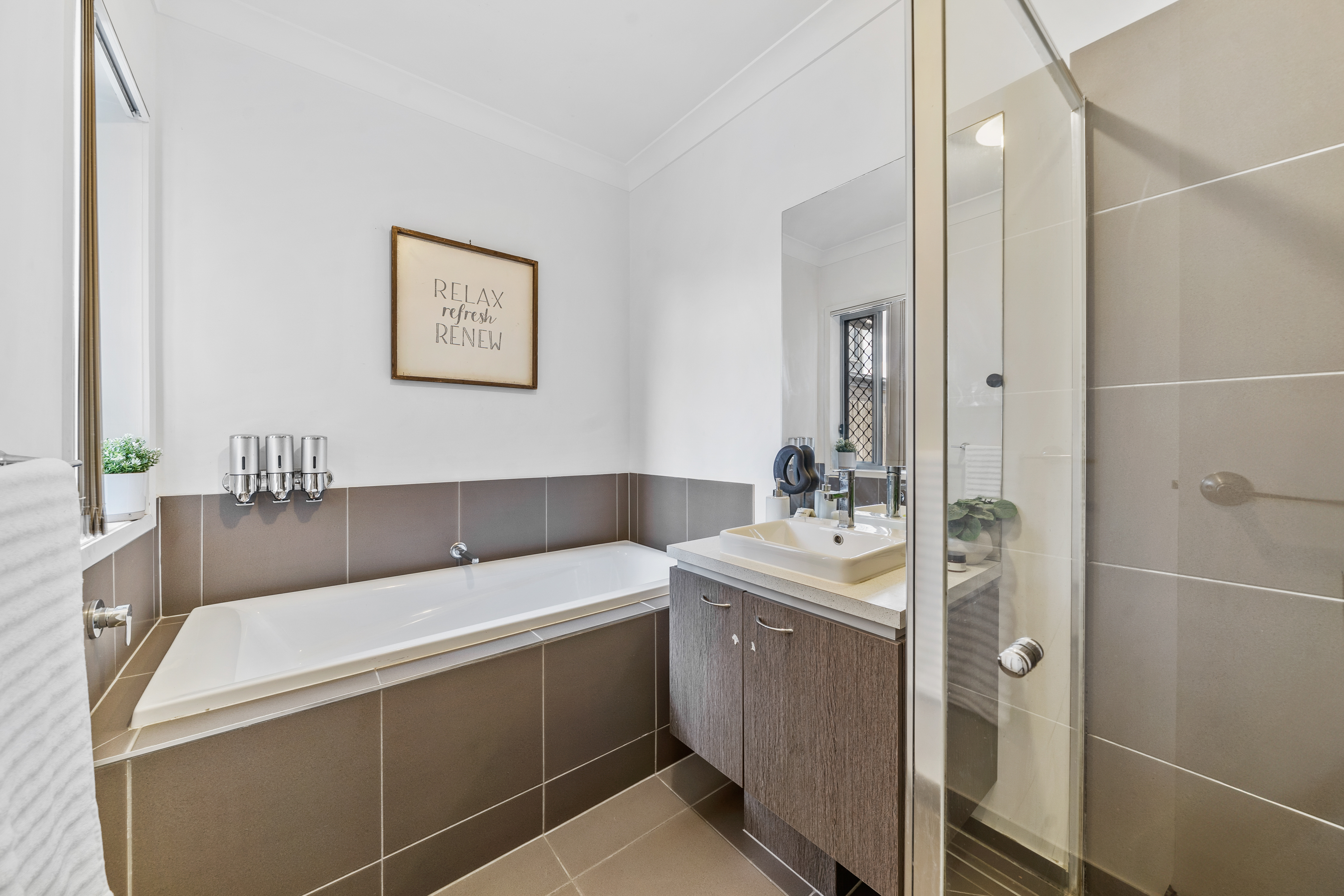 9 MOUNT GLORIOUS STREET, Park Ridge QLD 4125 - Image 4